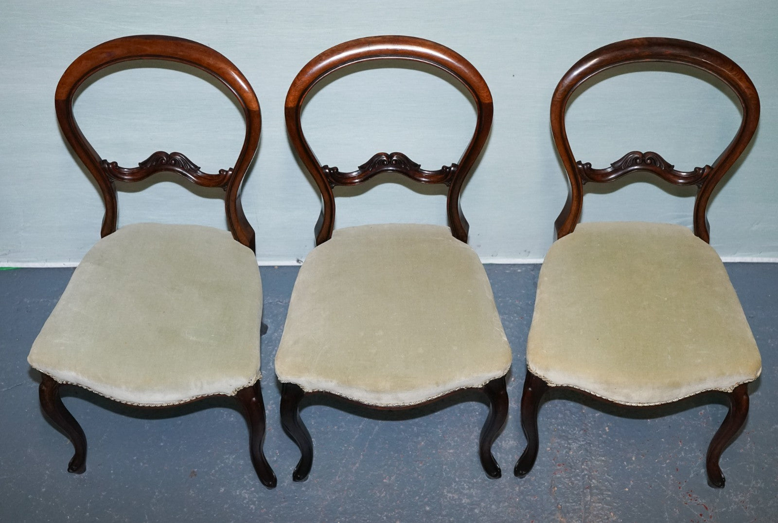 SET OF SIX CIRCA 1860 VICTORIAN BALLOON BACK DINNING CHAIRS