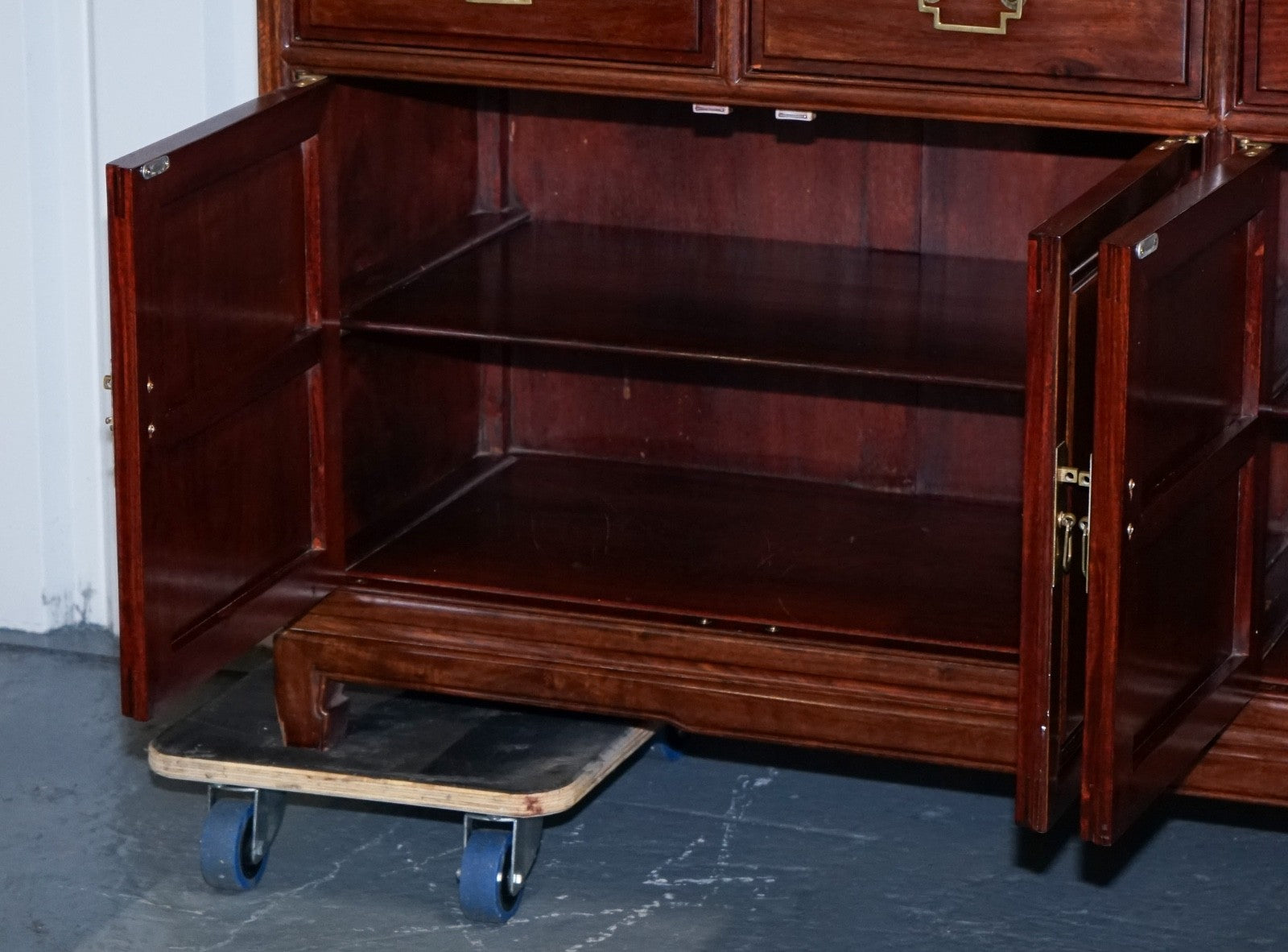 TREMENDOUS ORIENTAL CHINESE TEAK BOOKCASE DISPLAY CABINET WITH SIX DOORS
