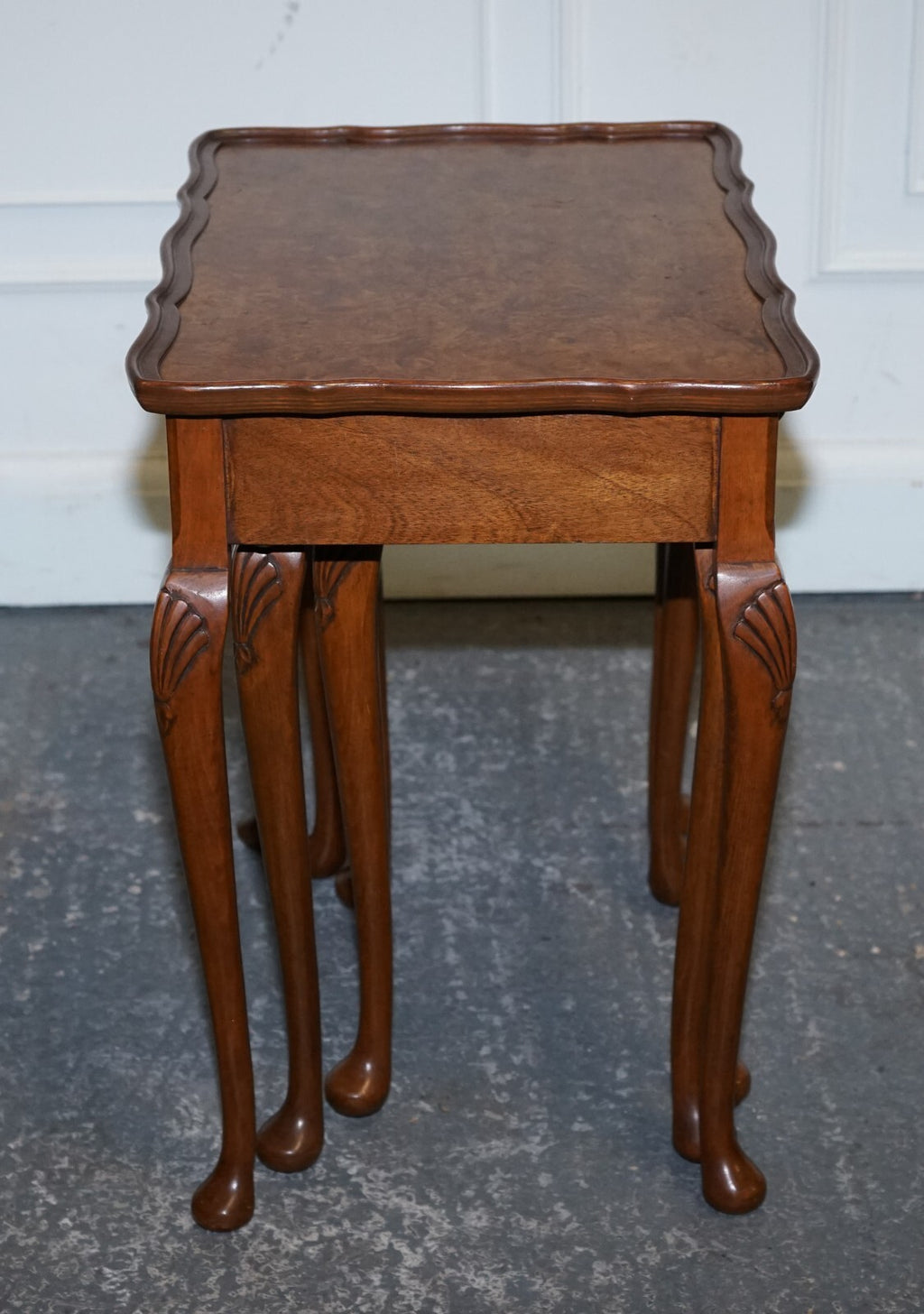 1920 ART DECO BURR WALNUT NEST OF THREE TABLES QUEEN ANNE LEGS