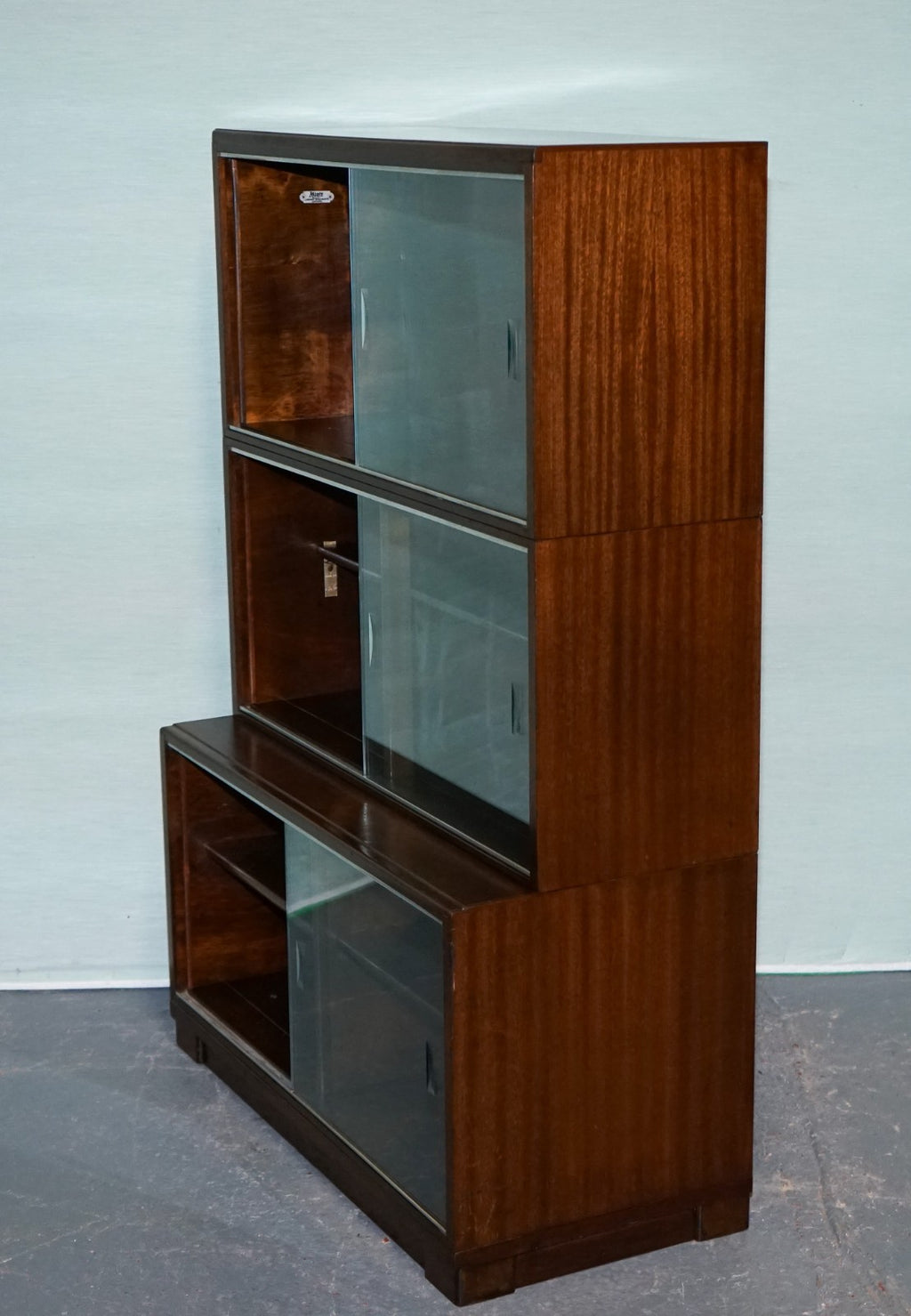 CIRCA 1930s MINTY OF OXFORD THREE TIER GLASS FRONT BARRISTER BOOKCASE CABINET