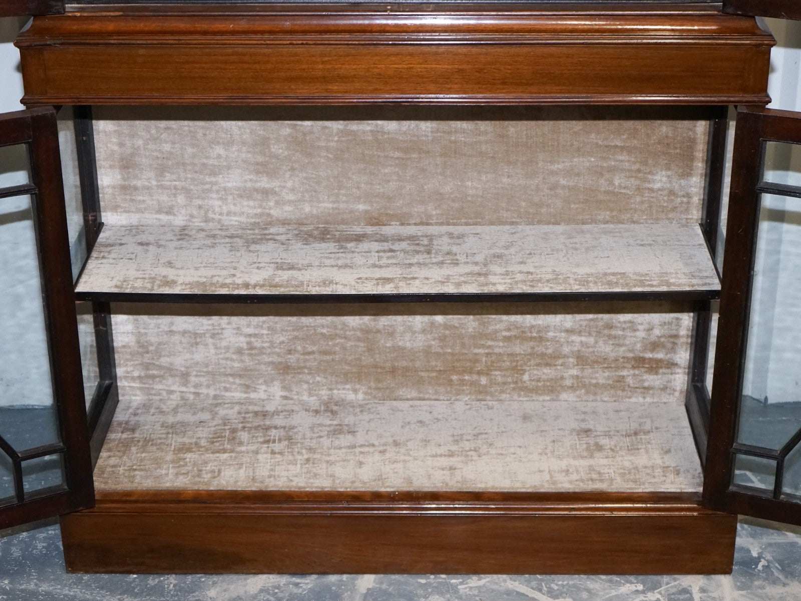 ENGLISH 19TH CENTRY GLAZED DISPLAY CURIO CABINET WITH FIXED SHELVES