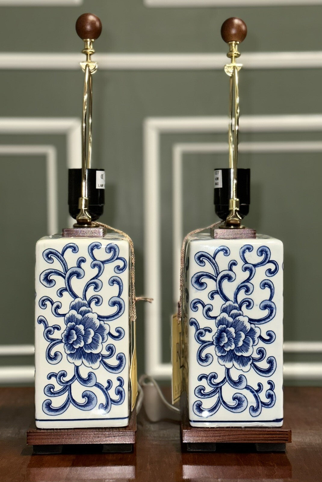 PAIR OF RALPH LAUREN BLUE & WHITE PORCELAIN TABLE LAMPS STUNNING CHINESE DESIGN