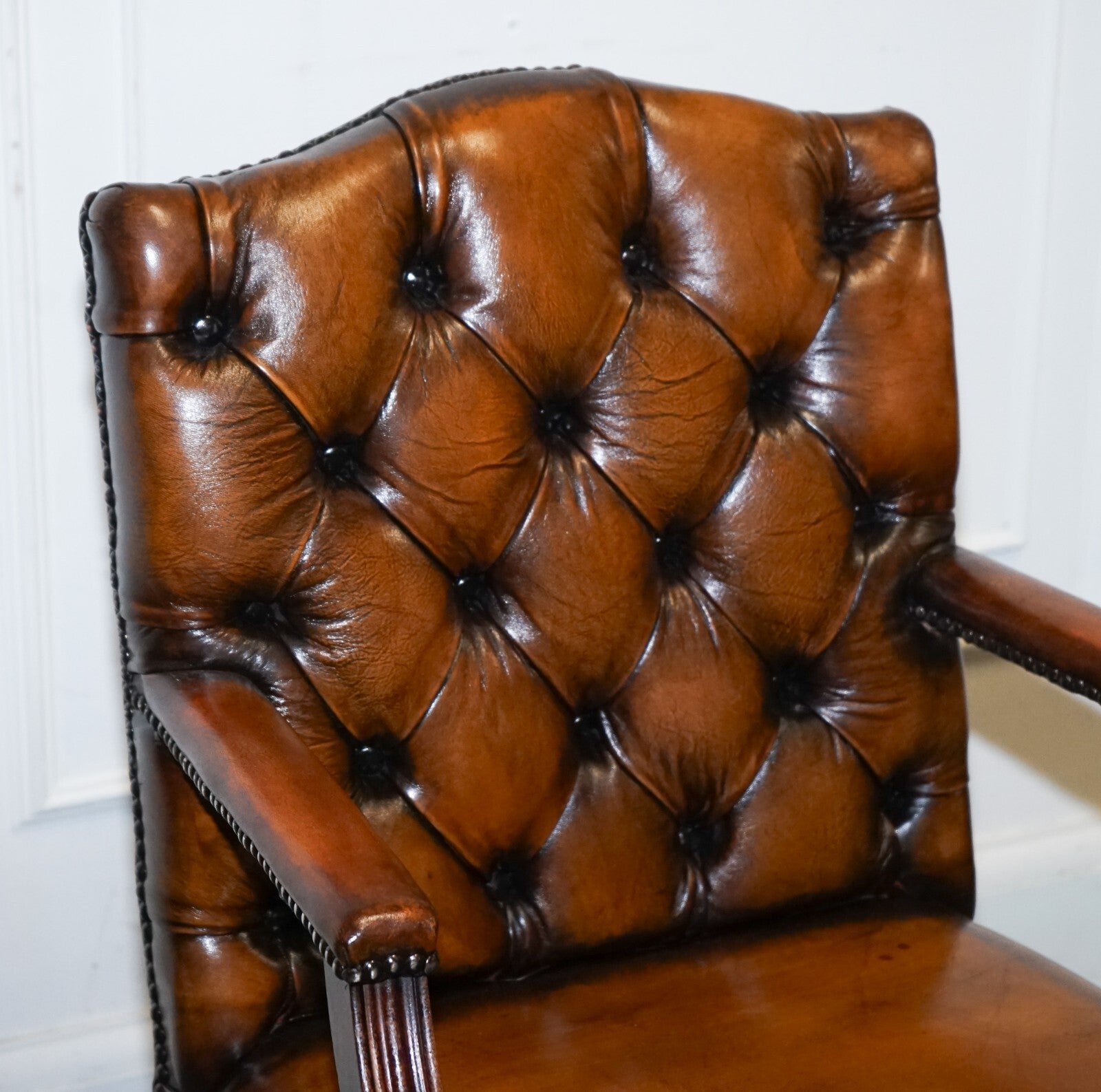 RARE CIGAR BROWN LEATHER CHESTERFIELD DIRECTIONS CONFERENCE LEATHER CHAIR