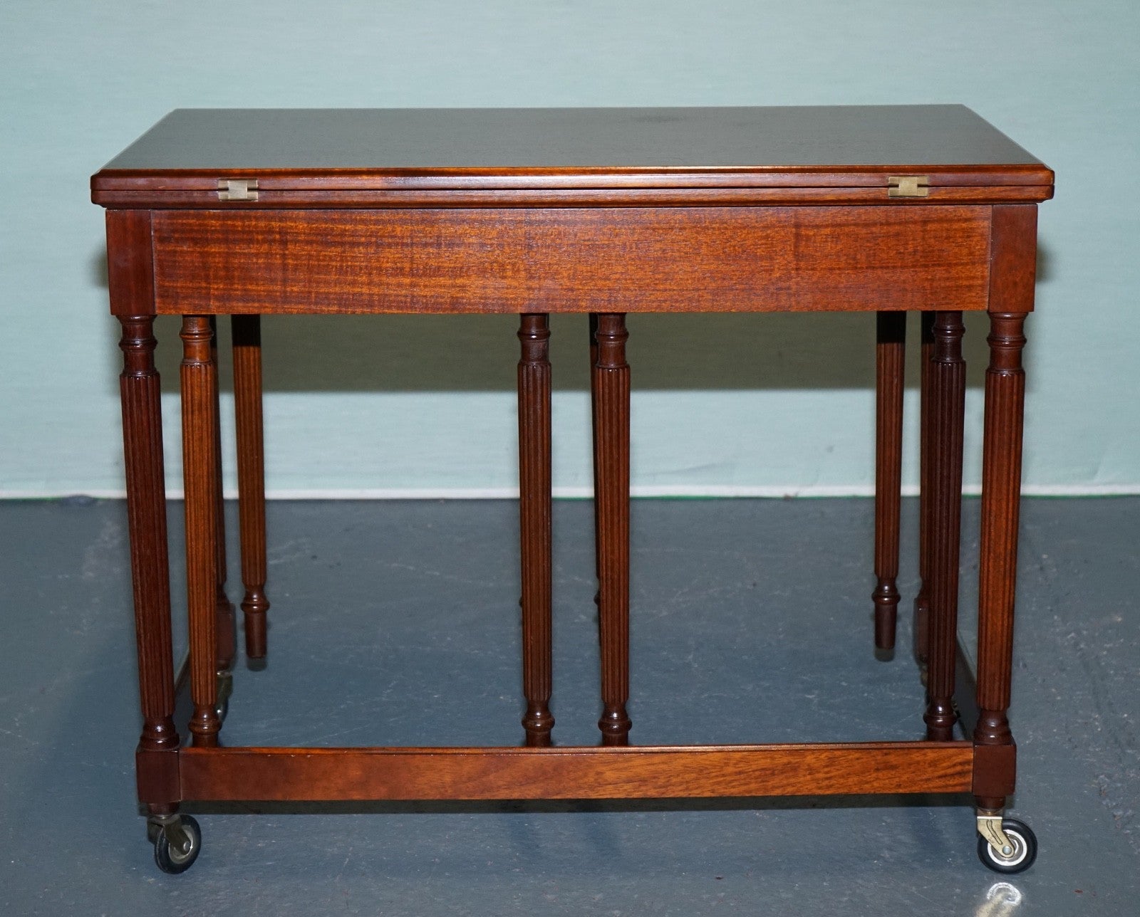 MCINTOSH MID CENTURY NESTiNG EXTENDABLE TABLE SET