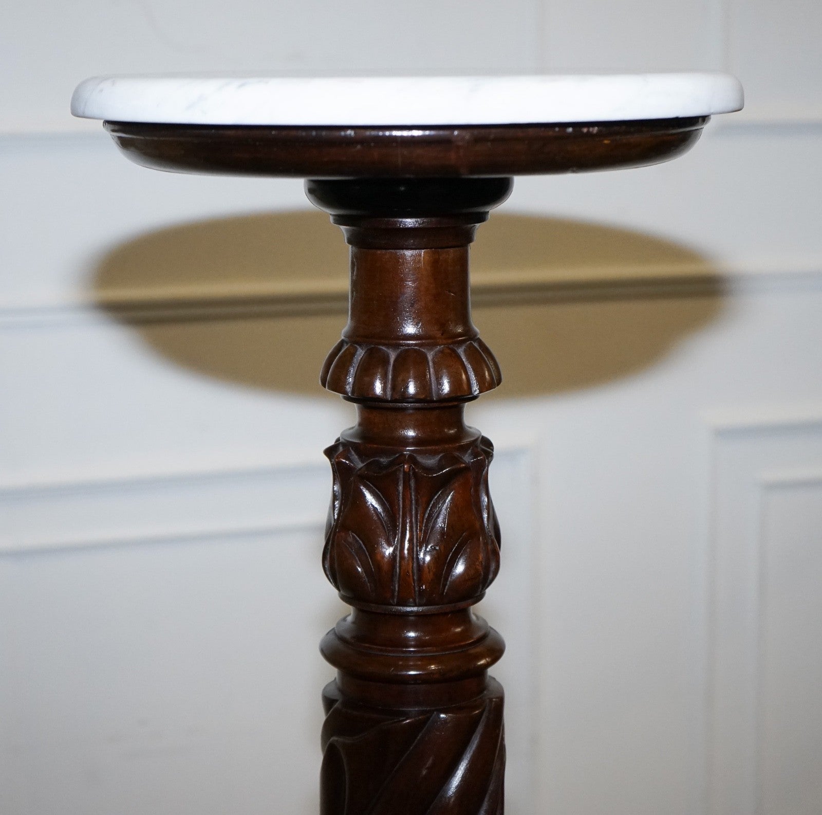 RESTORED PAIR OF EARLY VICTORIAN ENGLISH PEDESTALS WITH WHITE MARBLE TOPS 145 CM