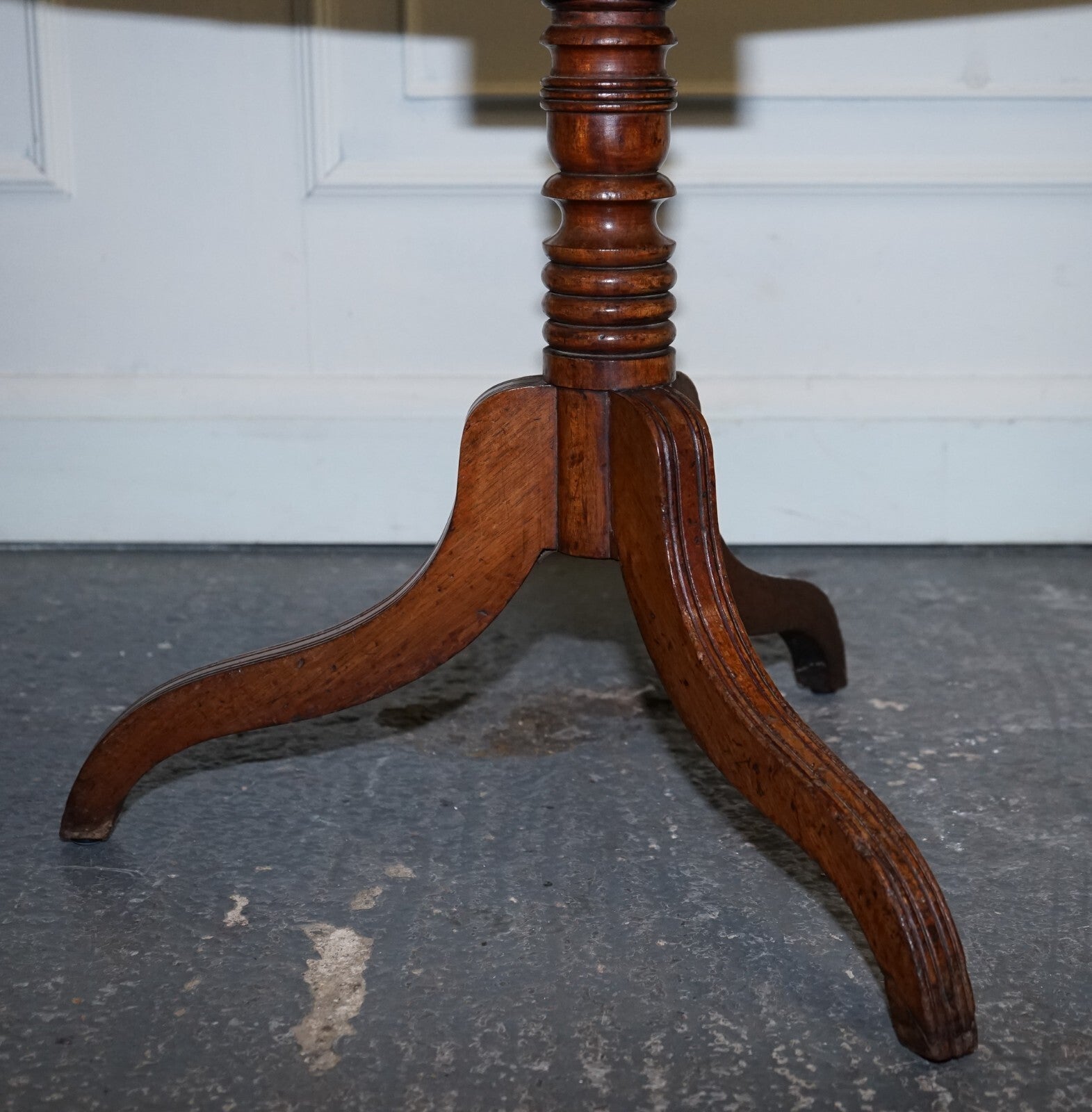 ANTIQUE 19TH CENTURY ENGLISH OAK RECTANGLE TRIPOD TILT TOP TABLE