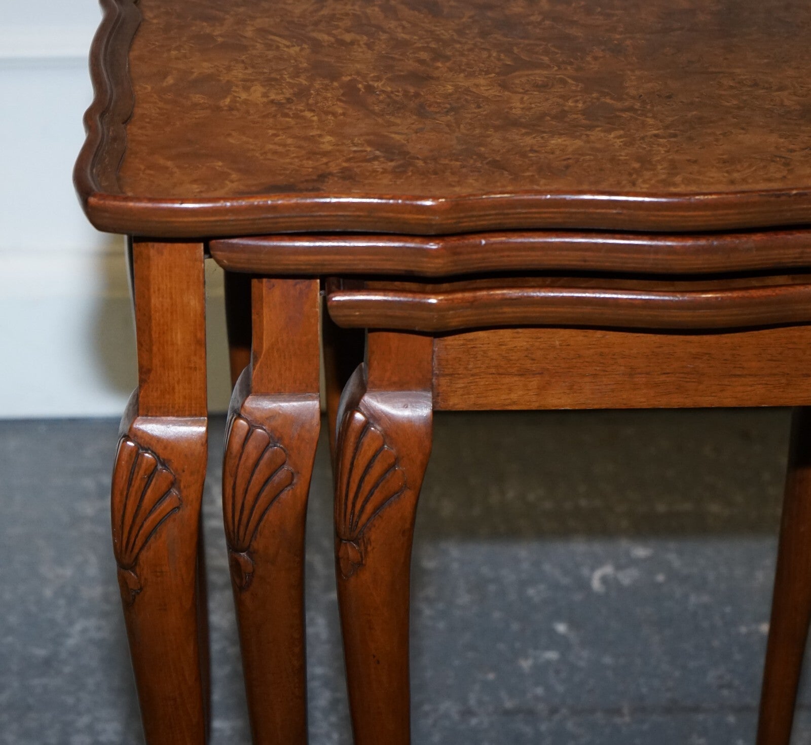 1920 ART DECO BURR WALNUT NEST OF THREE TABLES QUEEN ANNE LEGS