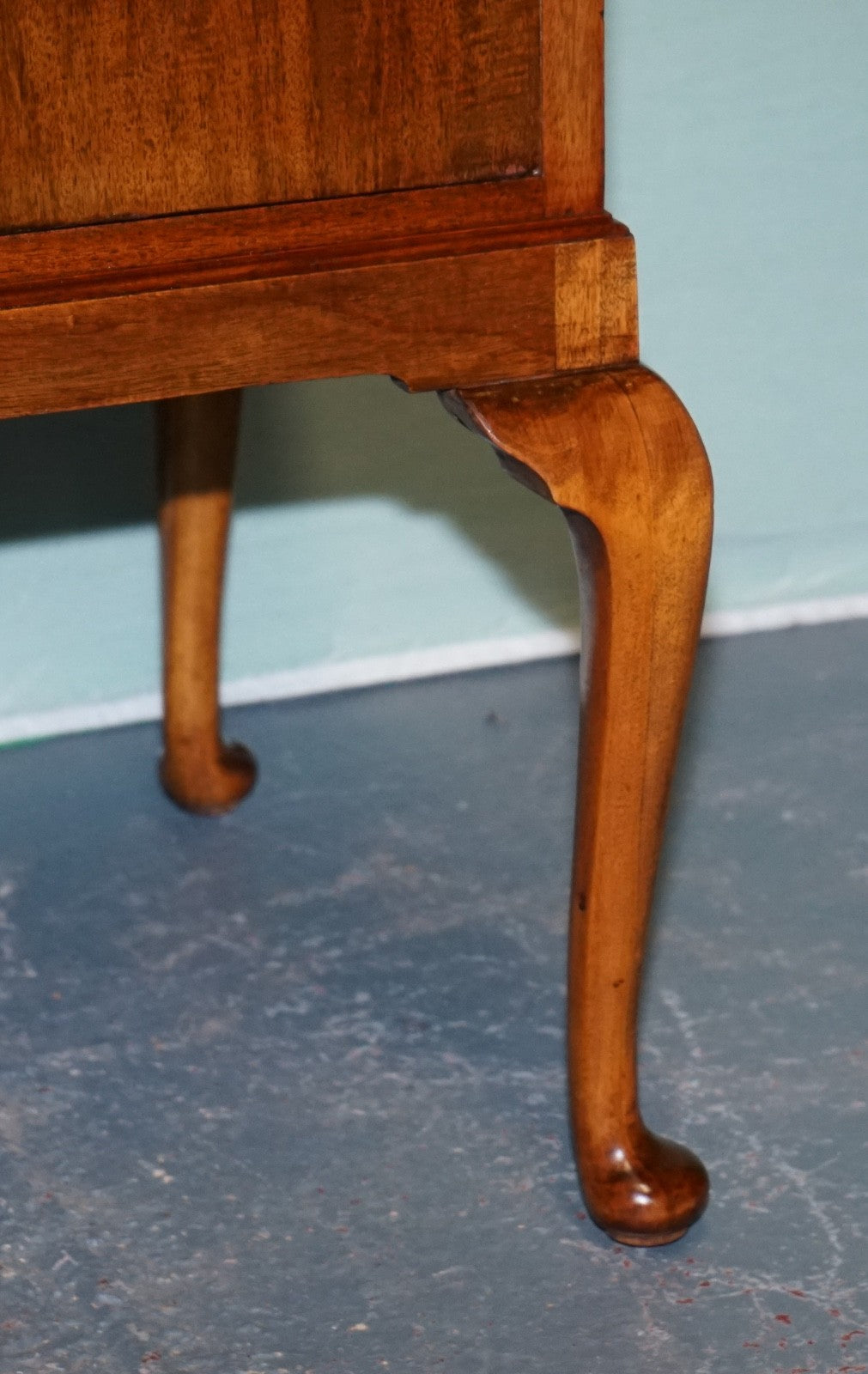 1930's ART DECO WALNUT DRESSING TABLE QUEEN ANNE STYLE DESK