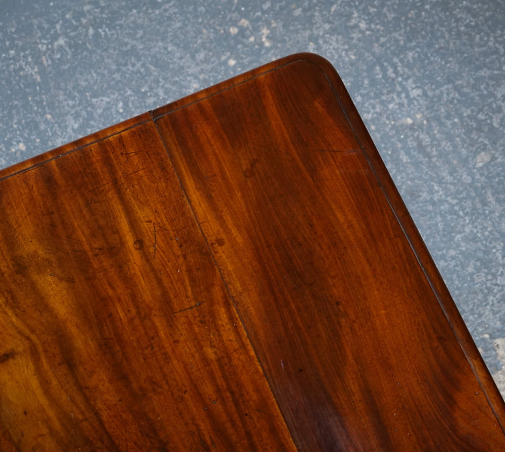 1820s RESTORED ENGLISH ANTIQUE PEDESTAL PEMBROKE DROP LEAF TABLE WITH DRAWER