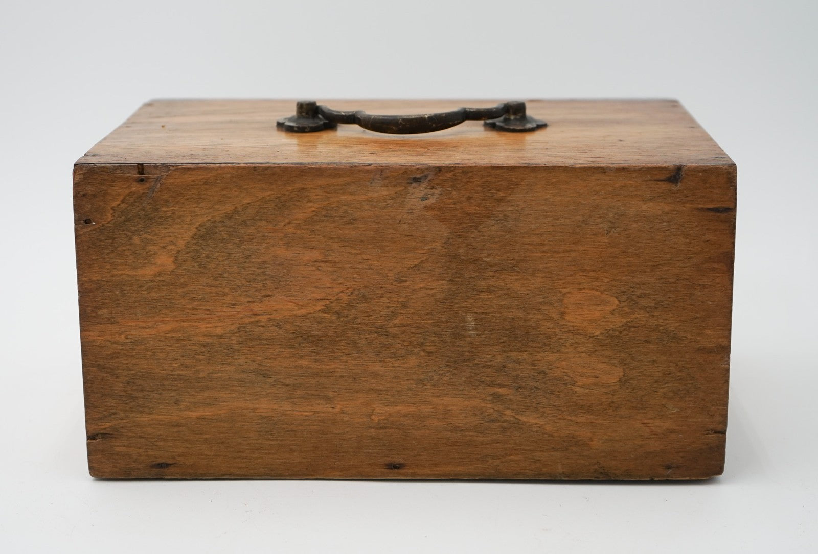 ANTIQUE 1920'S MAHJONG SET WITH ORIGINAL WOODEN BOX BONE & BAMBOO 144 TILES