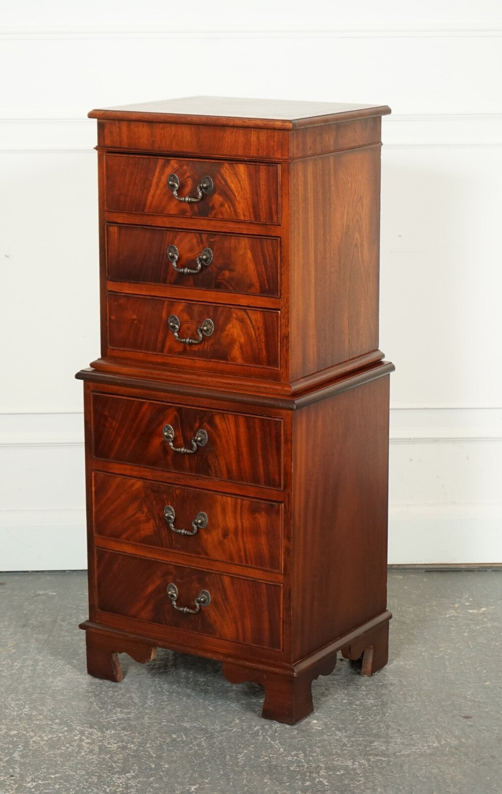 VINTAGE GEORGIAN STYLE TALLBOY WITH 6 DRAWERS WITH LOTS OF STORAGE SPACE