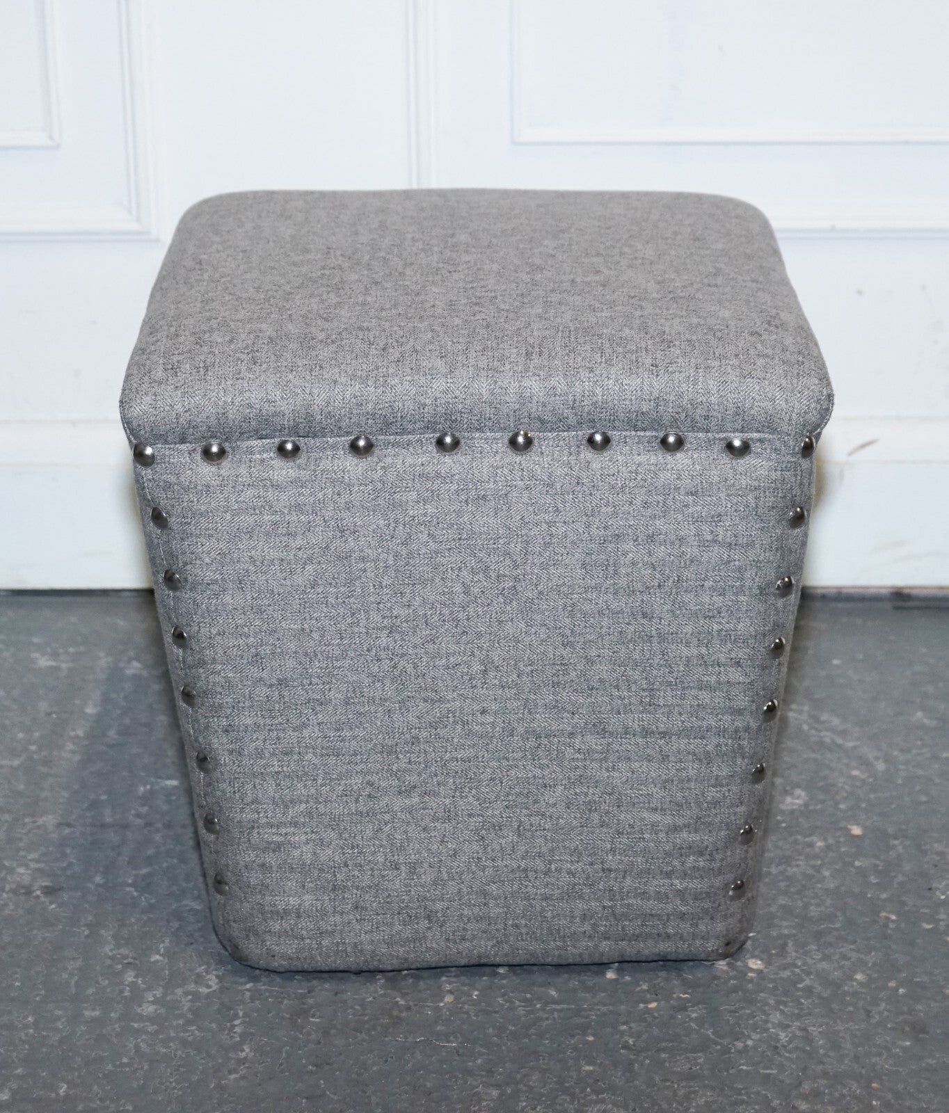 LOVELY PAIR OF GREY FABRIC STUDDED FOOTSTOOLS SiDE STAND STOOL