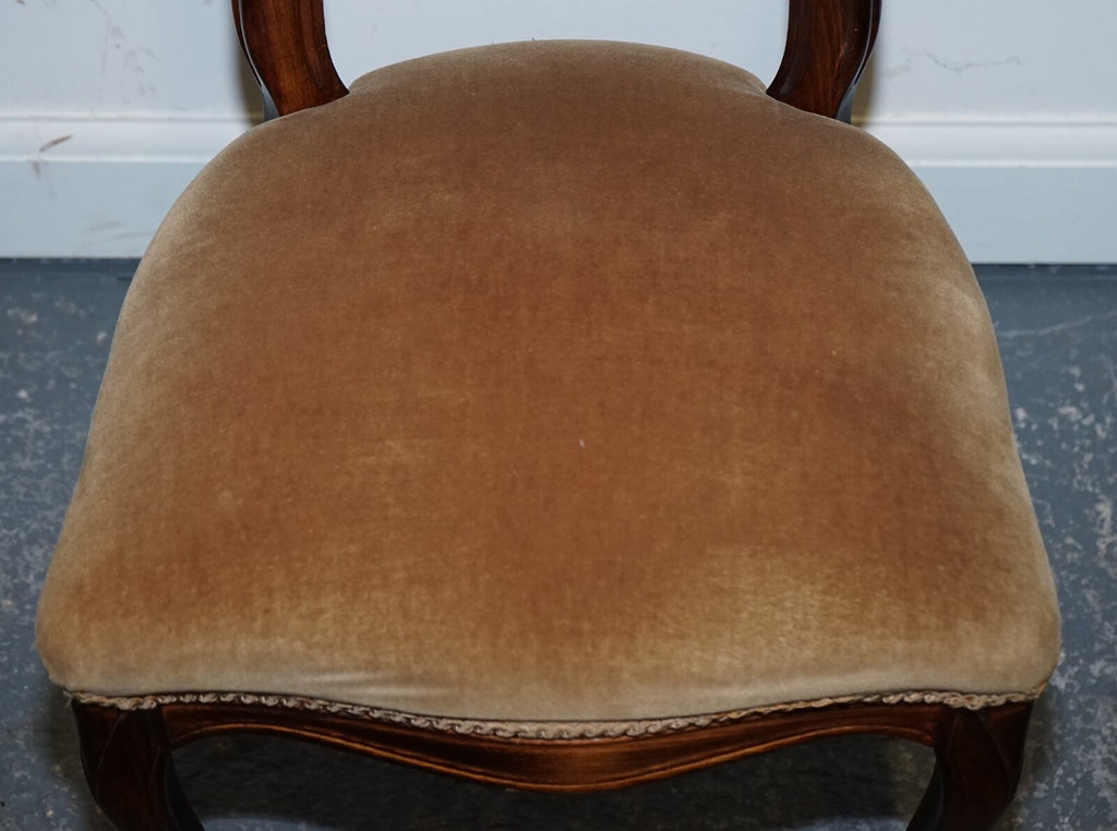 VINTAGE SET OF FOUR WOODEN BALLOON BACK DINING CHAIRS WITH VELVET SEAT
