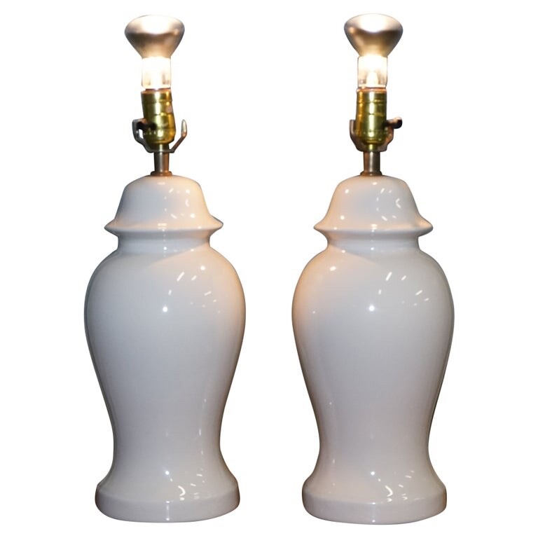 CIRCA 1970s VINTAGE CREAM COLOURED PORCELAIN PAIR OF LAMPS