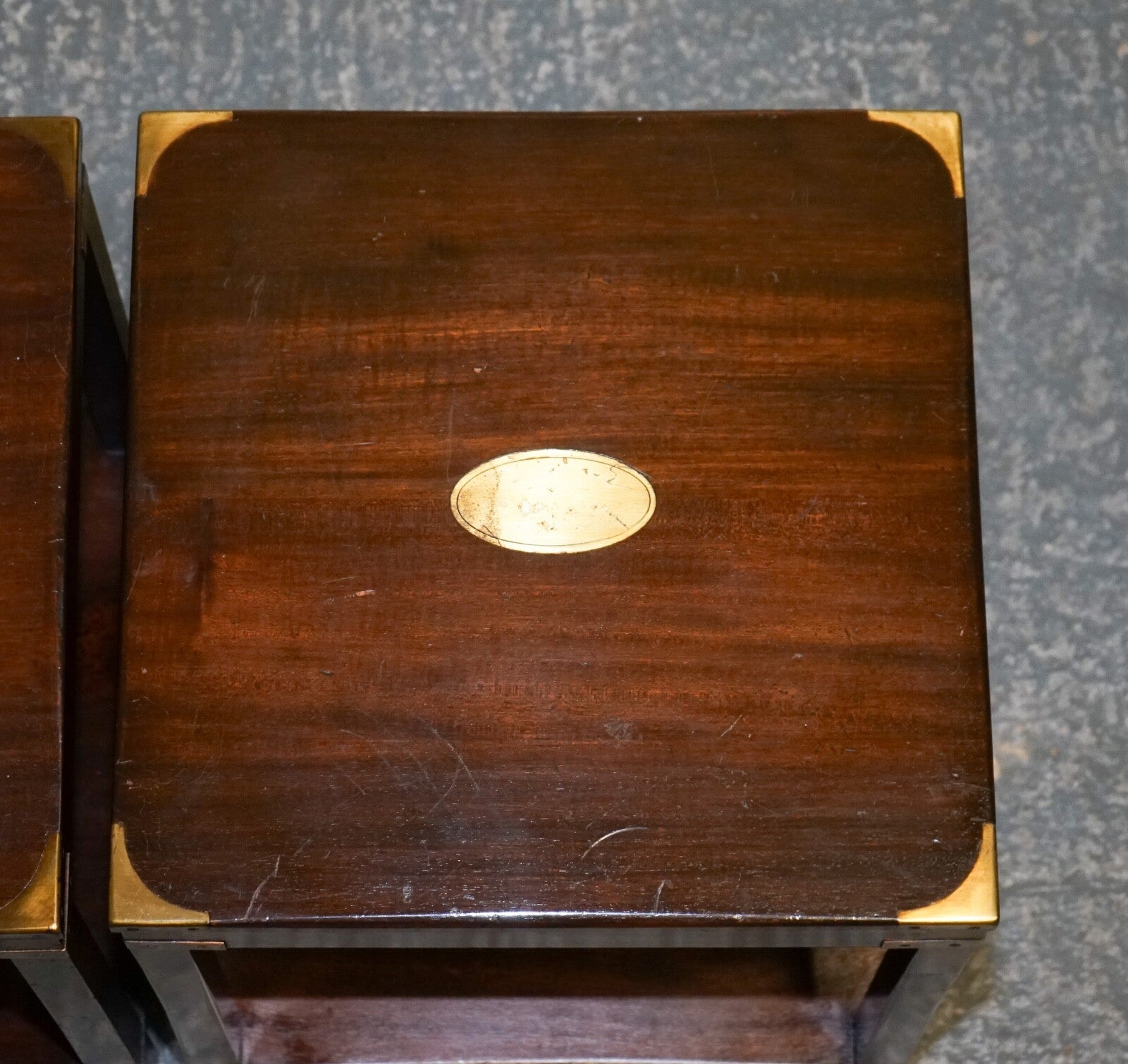 FINE ENGLISH PAIR OF BEVAN FUNNELL MILITARY CAMPAIGN NiGHTSTANDS END SIDE TABLES