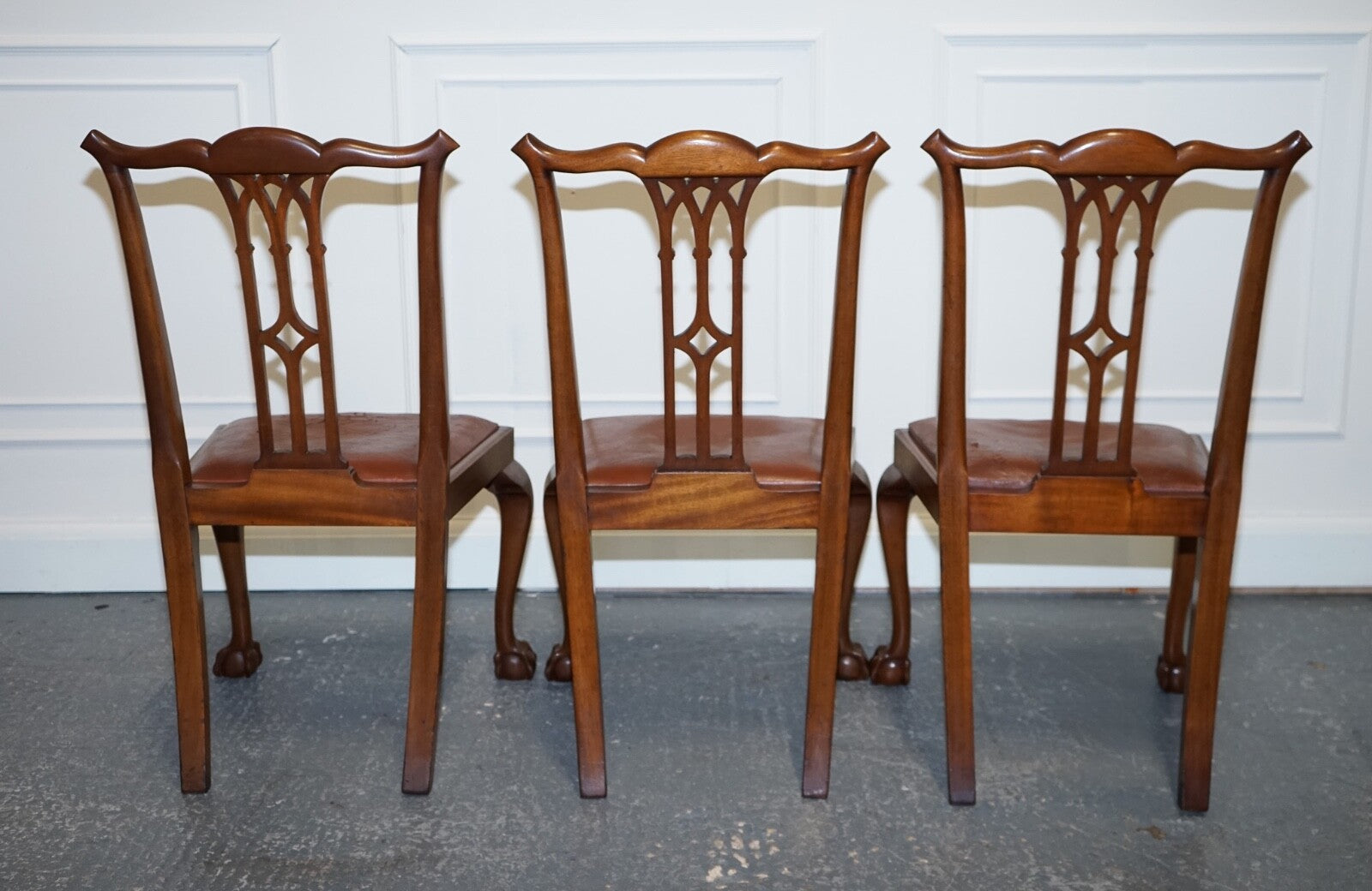 CHIPPENDALE STYLE 5 DINING CHAIRS WITH LEATHER SEATS PERFECT FOR ROUND TABLE