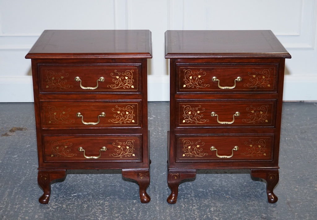 STUNNING PAIR OF BRASS INLIAD ANGLO INDIAN BEDSIDE TABLES NIGHTSTANDS
