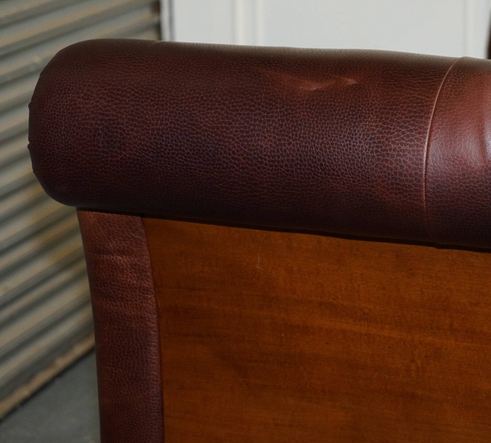 STUNNING KING SIZE BONAPARTE CARVED LEATHER BED AND SO TO BED RRP £14,000