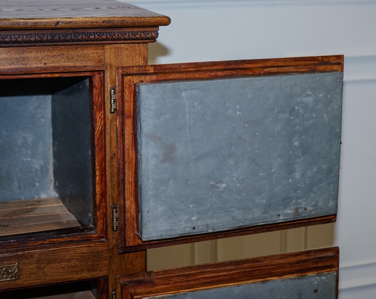 CIRCA 1900'S LARGE NORTH AMERICAN ALASKA MUSKEGON OAK LARDER ICE BOX COLLECTABLE