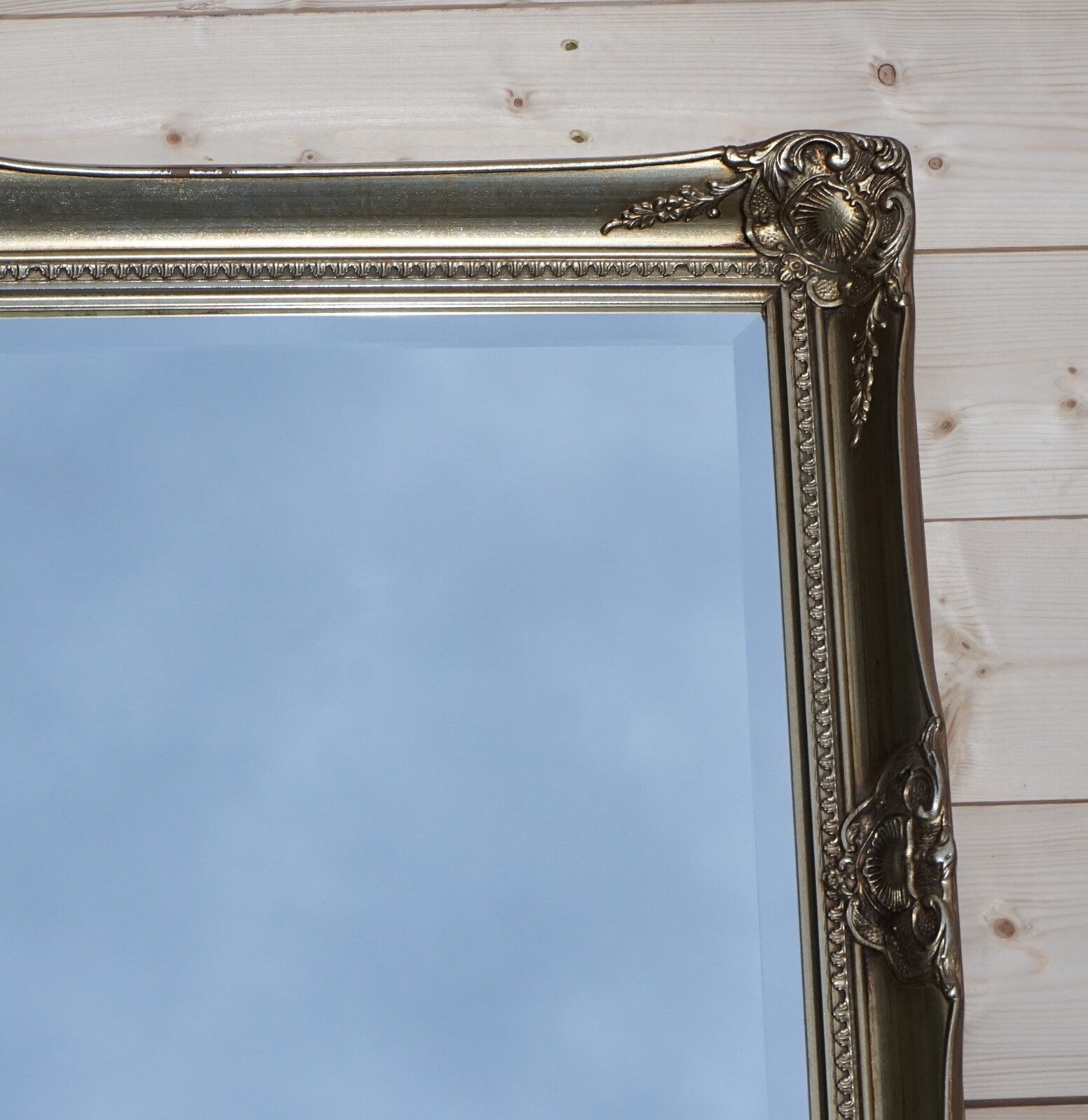 VINTAGE LARGE GOLD ORNATE BEVELLED HANGING WALL MiRROR