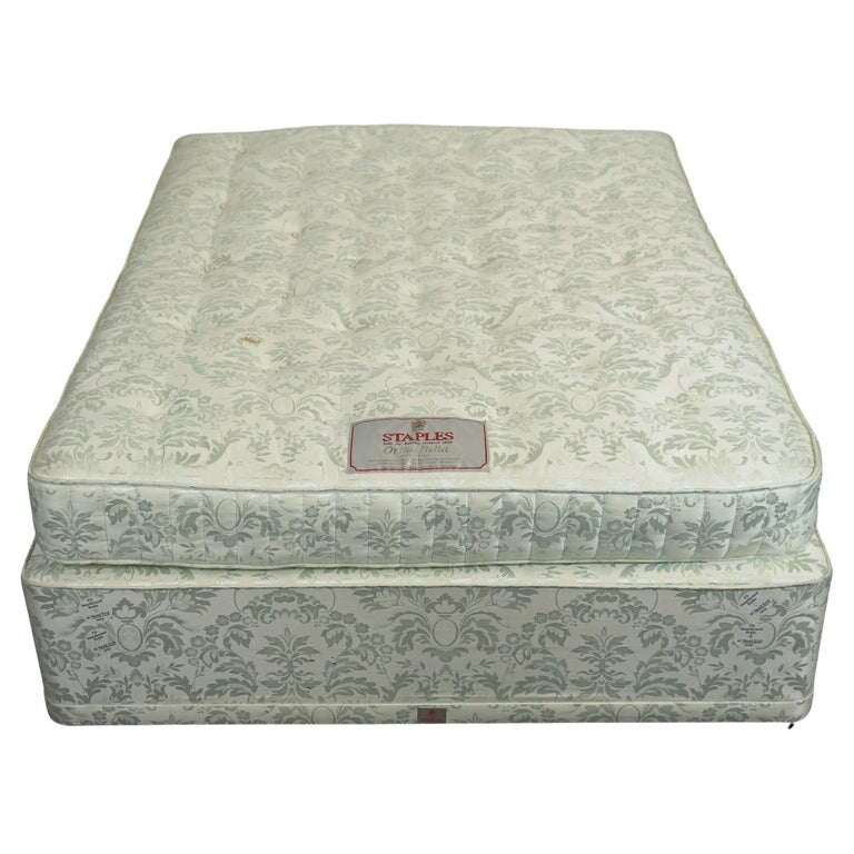 STAPLES & CO DOUBLE DIVAN & MATTRESS BED