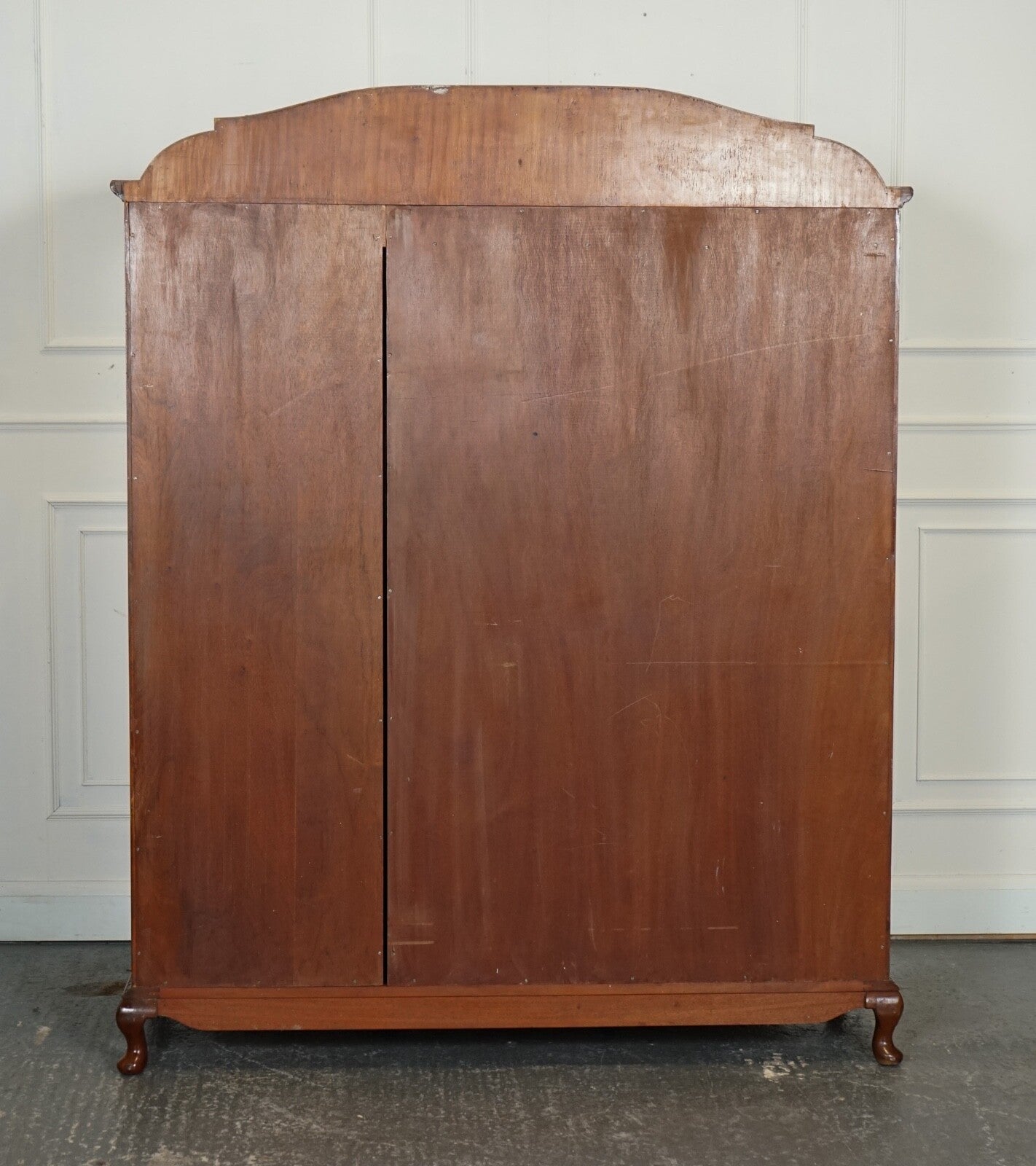 VICTORIAN QUEEN ANNE BURR WALNUT HEAVILY CARVED TRIPLE DOOR WARDROBE