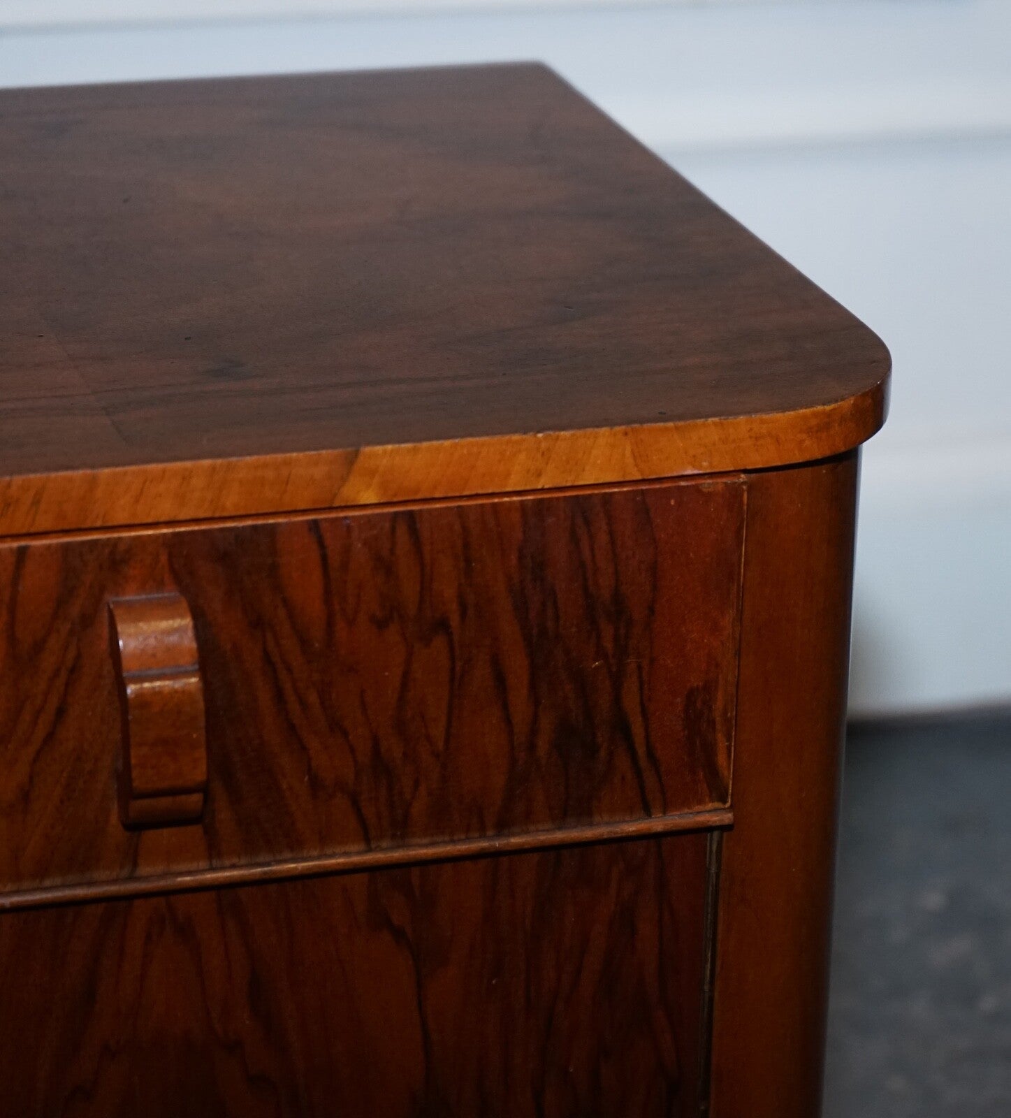PAIR OF 1930'S ART DECO BURR WALNUT BEDSIDE TABLES NIGHTSTANDS DRAWER & CUPBOARD