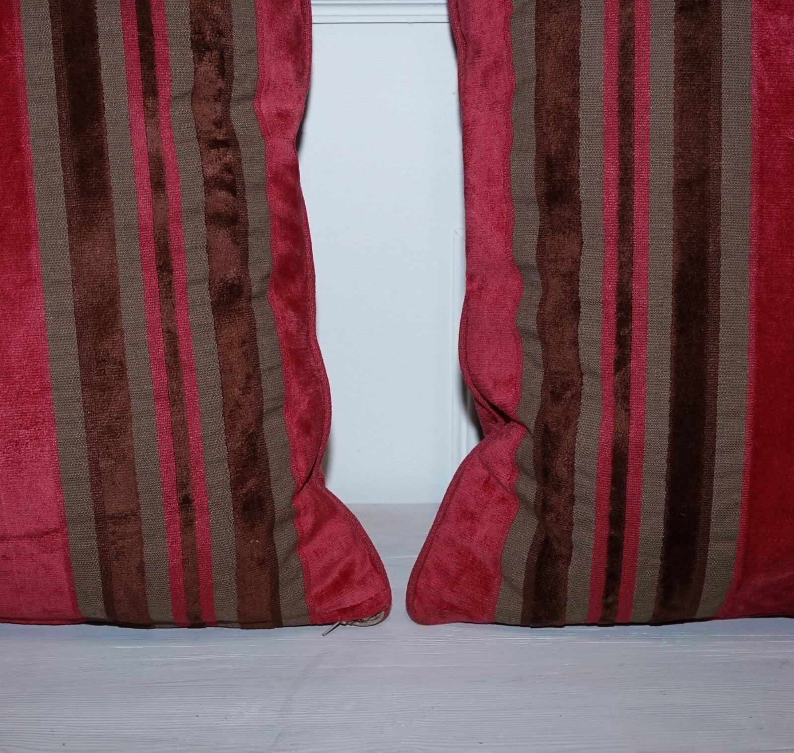 PAIR OF ALEXANDER & JAMES HUDSON STRiPEY SCATTER CUSHIONS