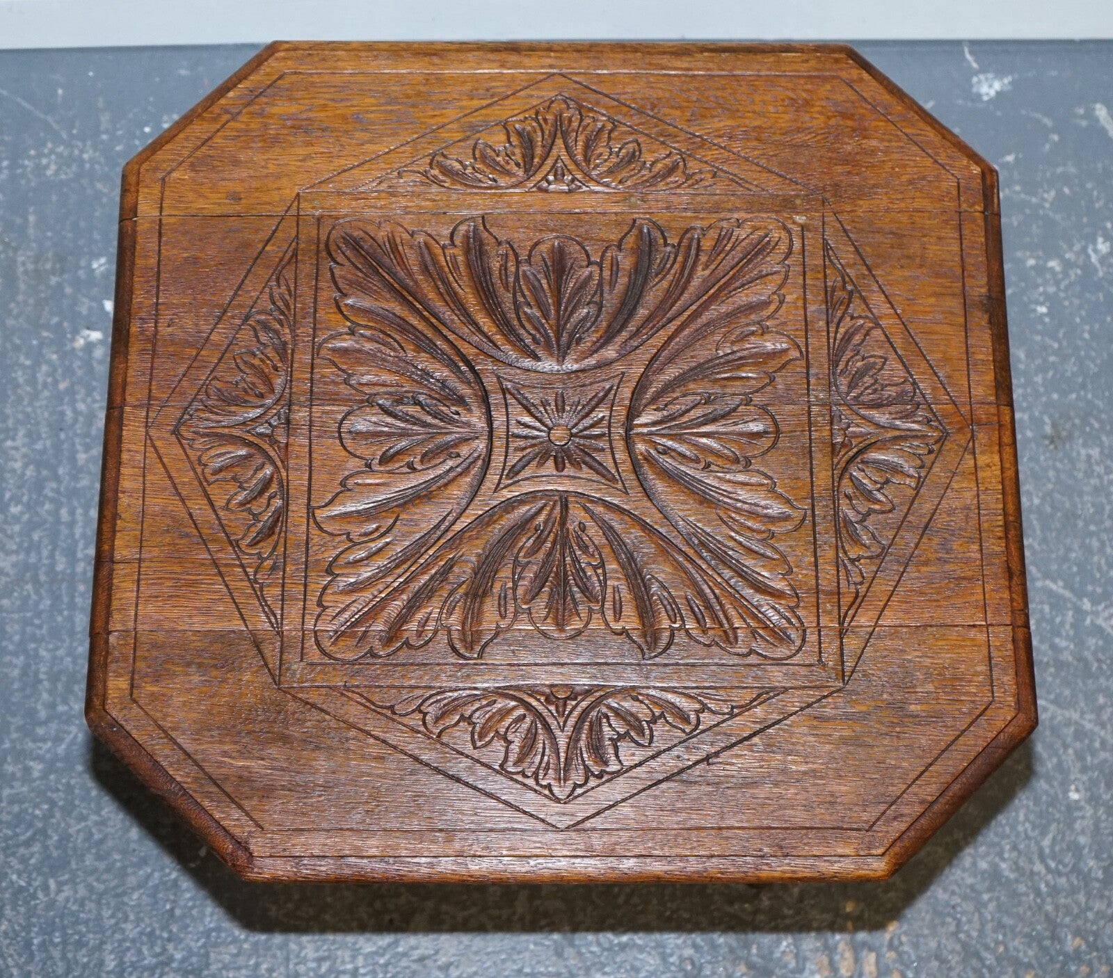 LOVELY CARVED GOTHIC OAK SIDE TABLE
