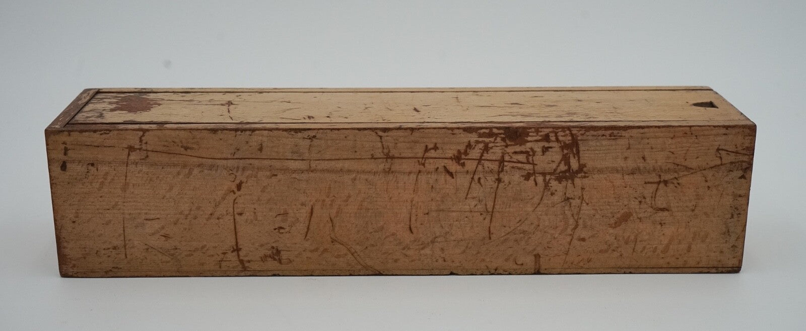 LATE 19TH CENTURY BOX OF TRADITIONAL GAME NINER DOMINOS WITH STUNNING PATINA