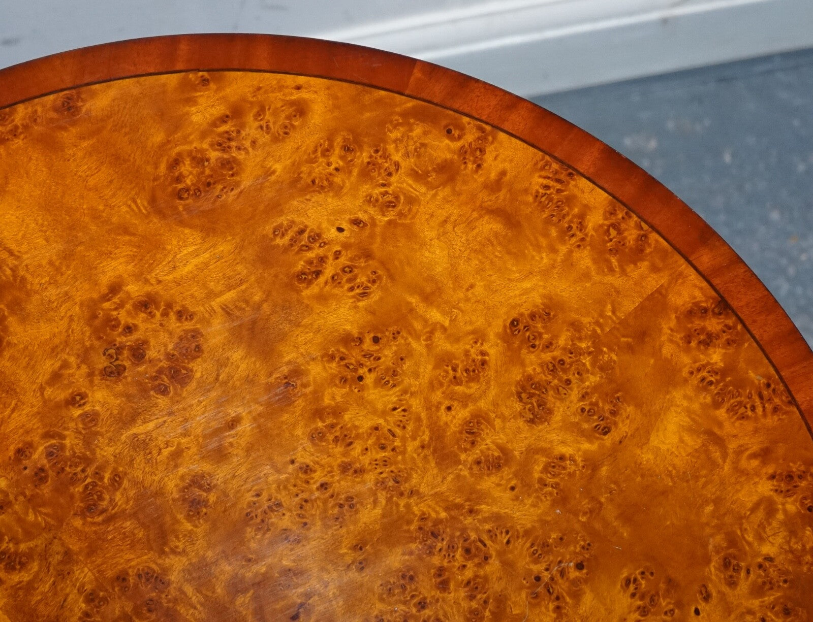 STUNNING FULLY RESTORED FRENCH EMPIRE STYLE BURR WALNUT SIDE WINE LAMP END TABLE