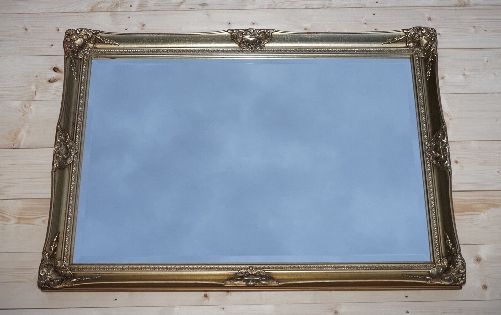 VINTAGE LARGE GOLD ORNATE BEVELLED HANGING WALL MiRROR