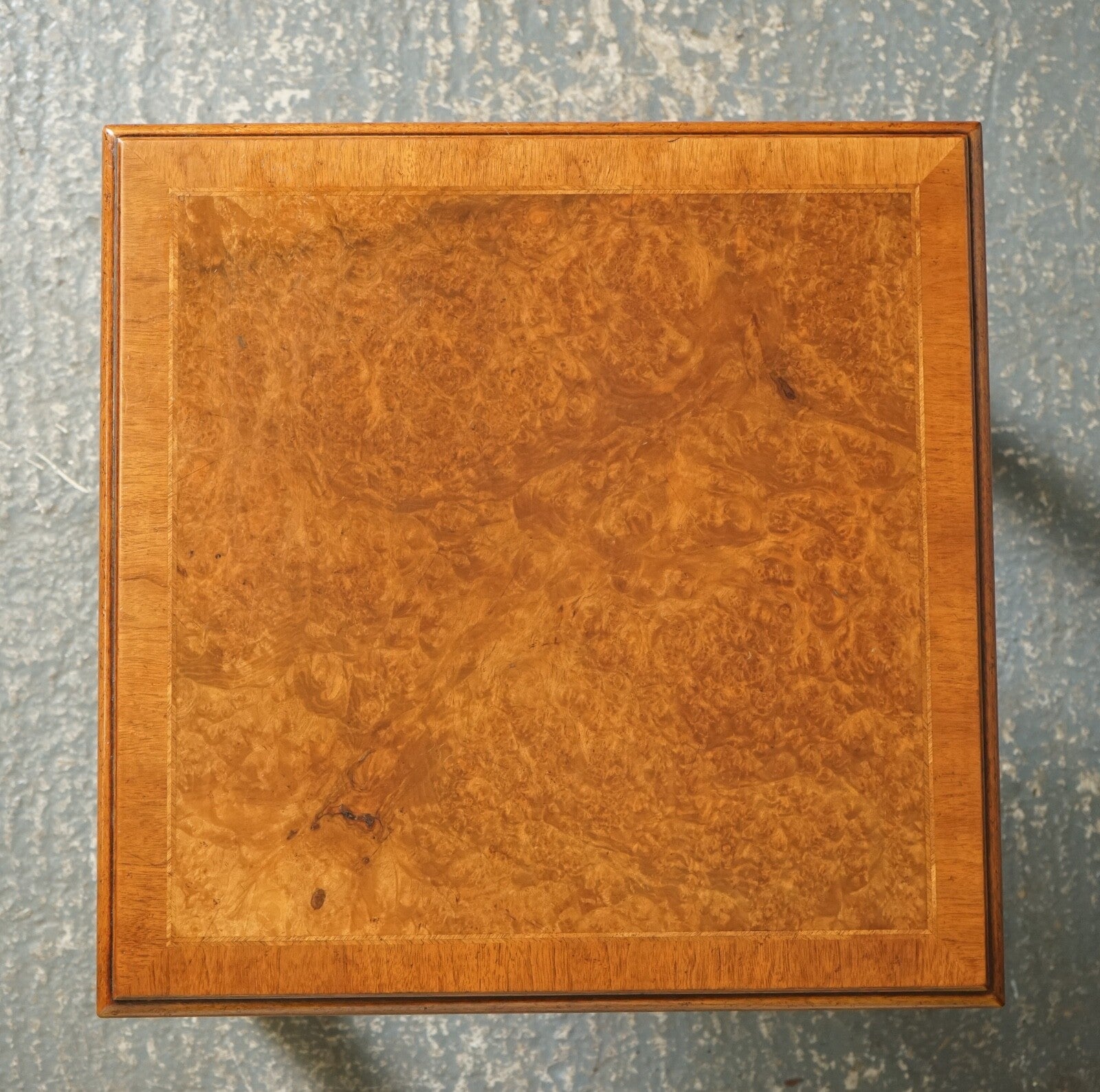 PAIR BURR WALNUT BEDSIDE NIGHTSTANDS END SIDE LAMP TABLES BRIGHTS OF NETTLEBED