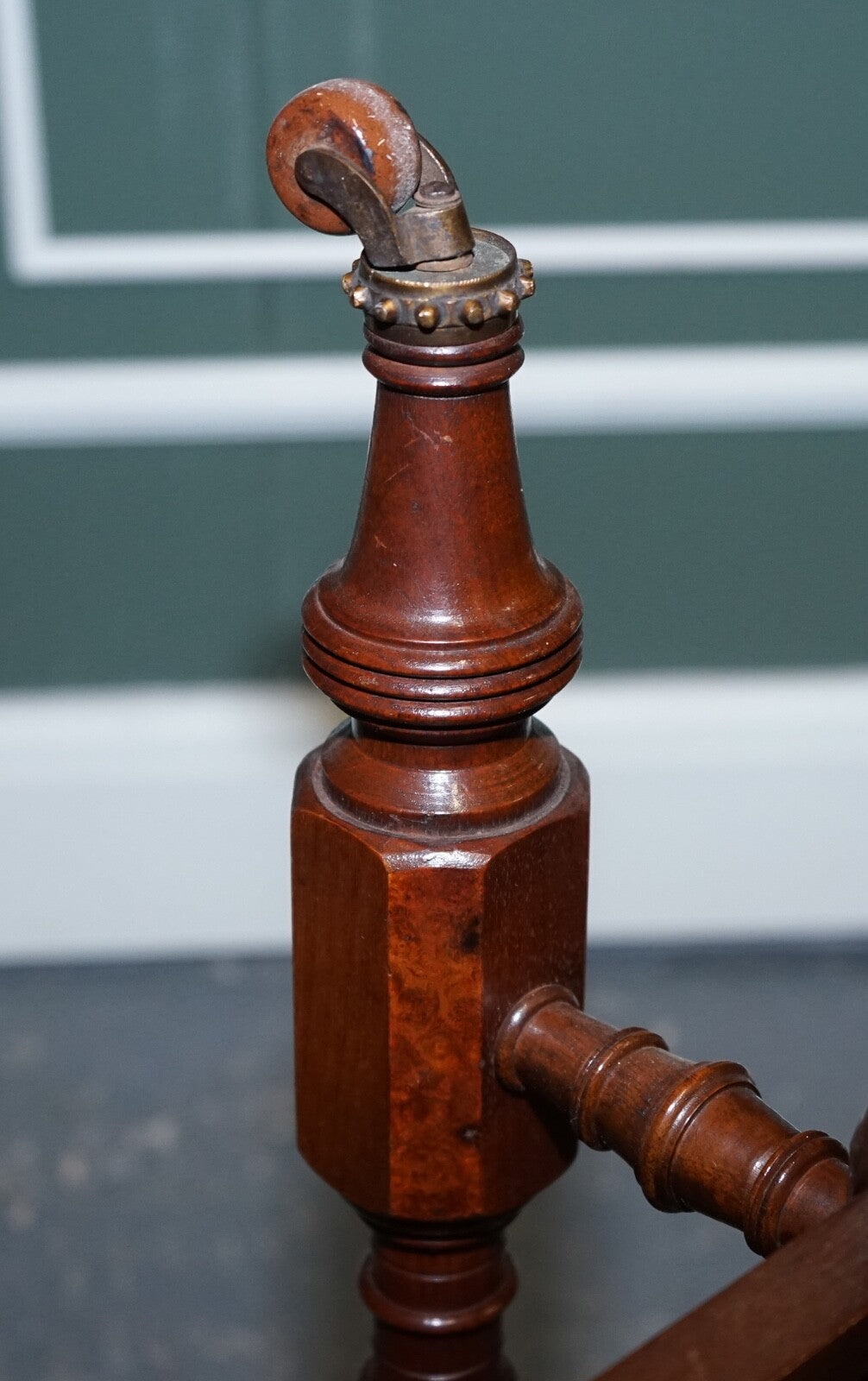RESTORED VICTORiAN CARVED WALNUT WHATNOT CONSOLE TABLE