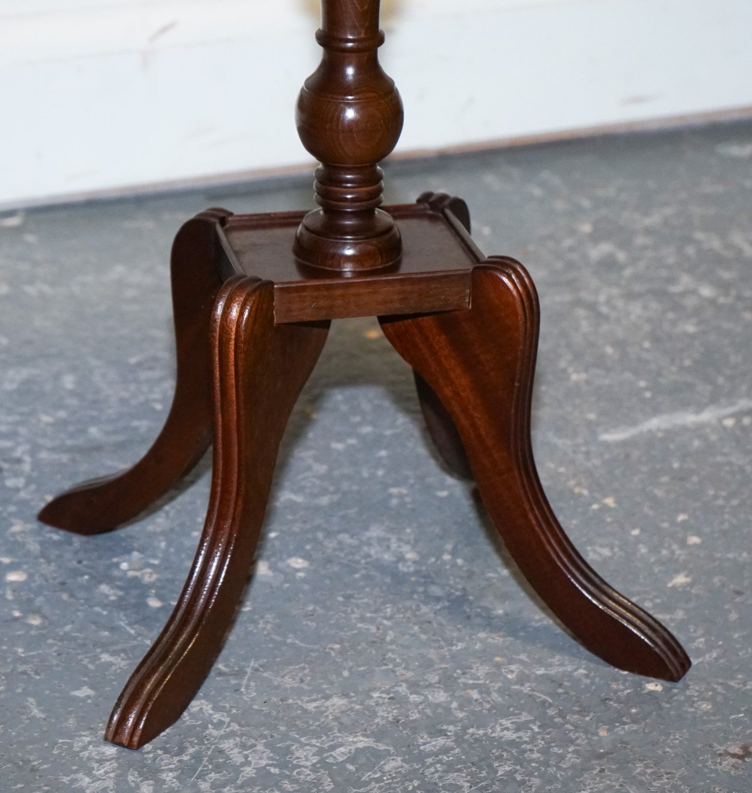 VINTAGE PAIR OF MAHOGANY SIDE END WINE TABLE WITH GALLERY RAIL PIE CRUST BORDER
