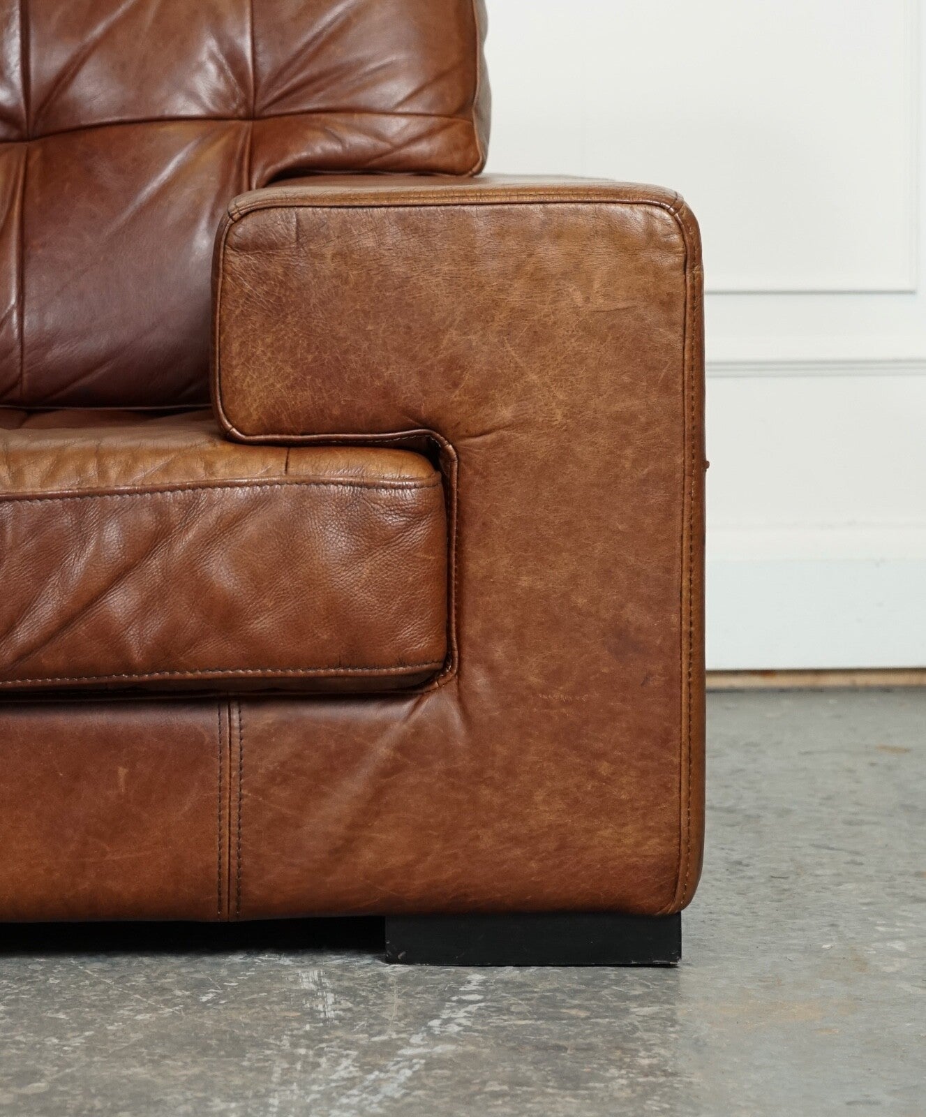 RETRO HALO TiMOTHY OULTON BROWN LEATHER SOFA