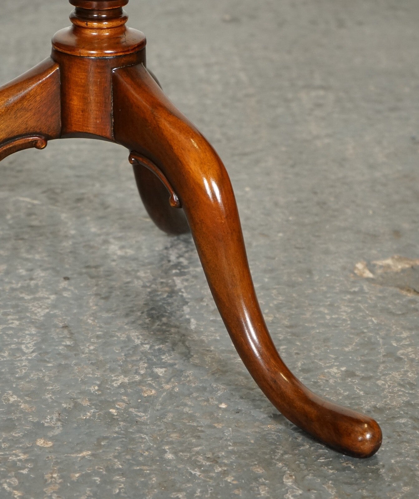 VINTAGE THEODORE ALEXANDER BROWN LEATHER TOP SIDE END WINE TABLE