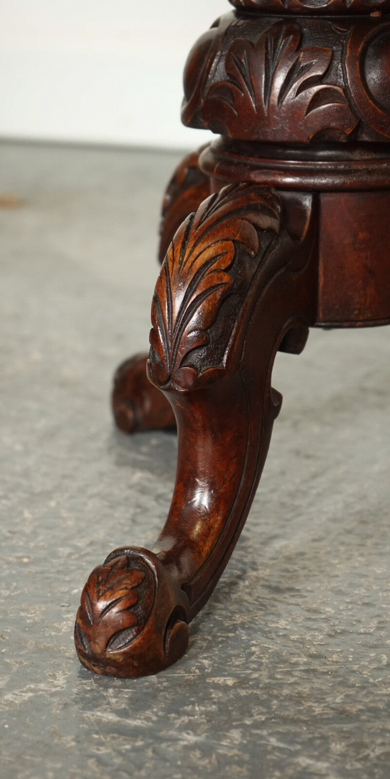 STUNNING ANTIQUE ITALIAN CHESS SIDE END LAMP TABLE WITH CARVED LEGS