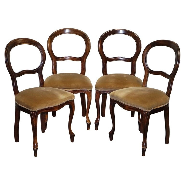 VINTAGE SET OF FOUR WOODEN BALLOON BACK DINING CHAIRS WITH VELVET SEAT
