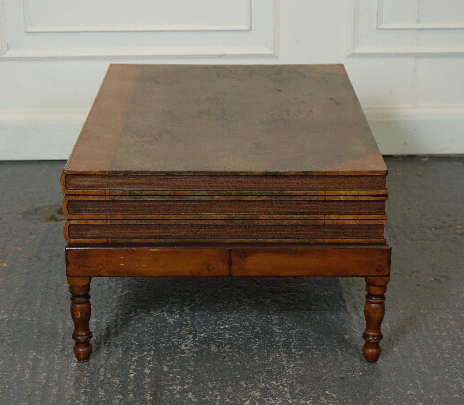 LOVELY VINTAGE FAUX STACK OF BOOKS COFFEE TABLE INTERNAL STORAGE J1