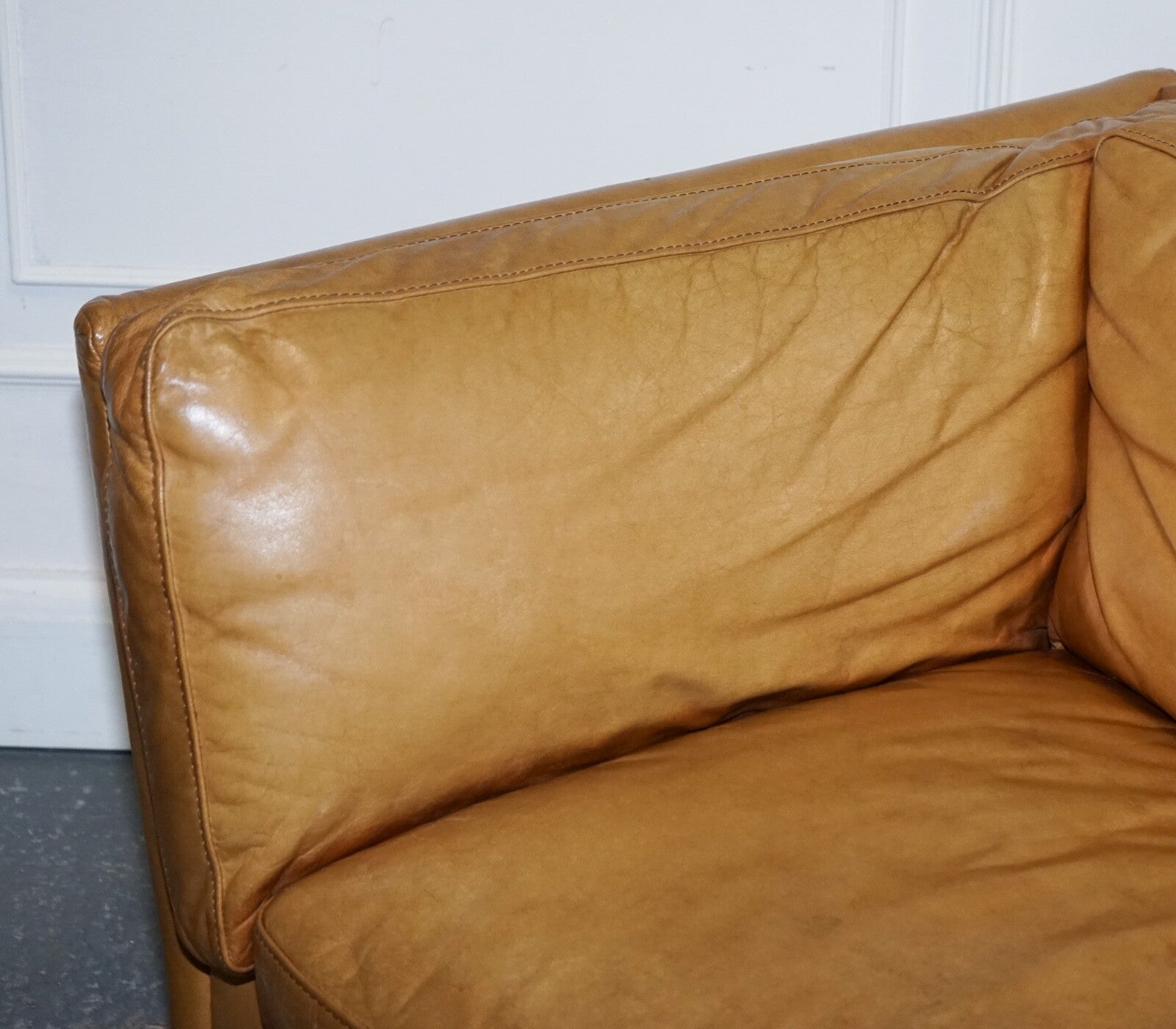 VERY COMFORTABLE CONTEMPORARY HALO GROUCHO BROWN TAN LEATHER TWO TO THREE SOFA