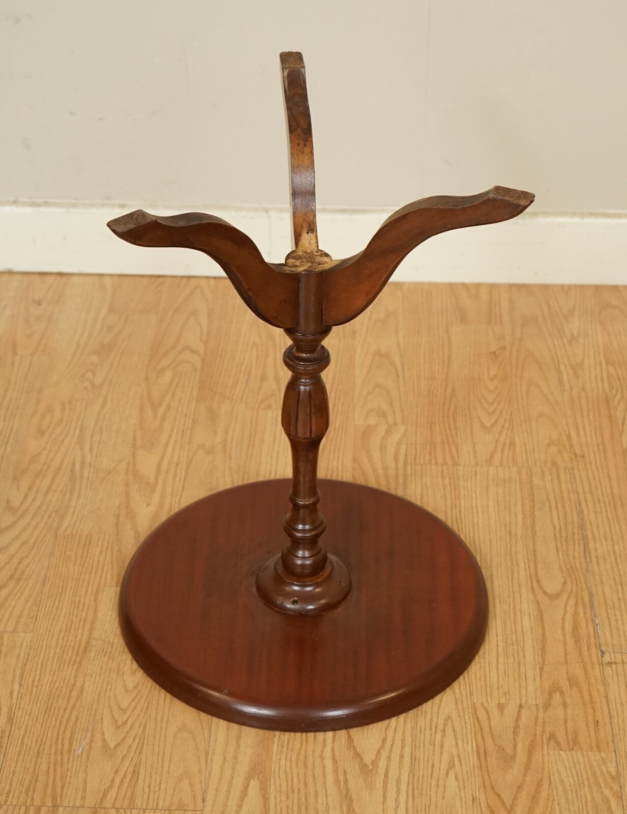 LOVELY VINTAGE SIDE END PLANT SIDE TABLE WITH RED LEATHER EMBOSSED TOP