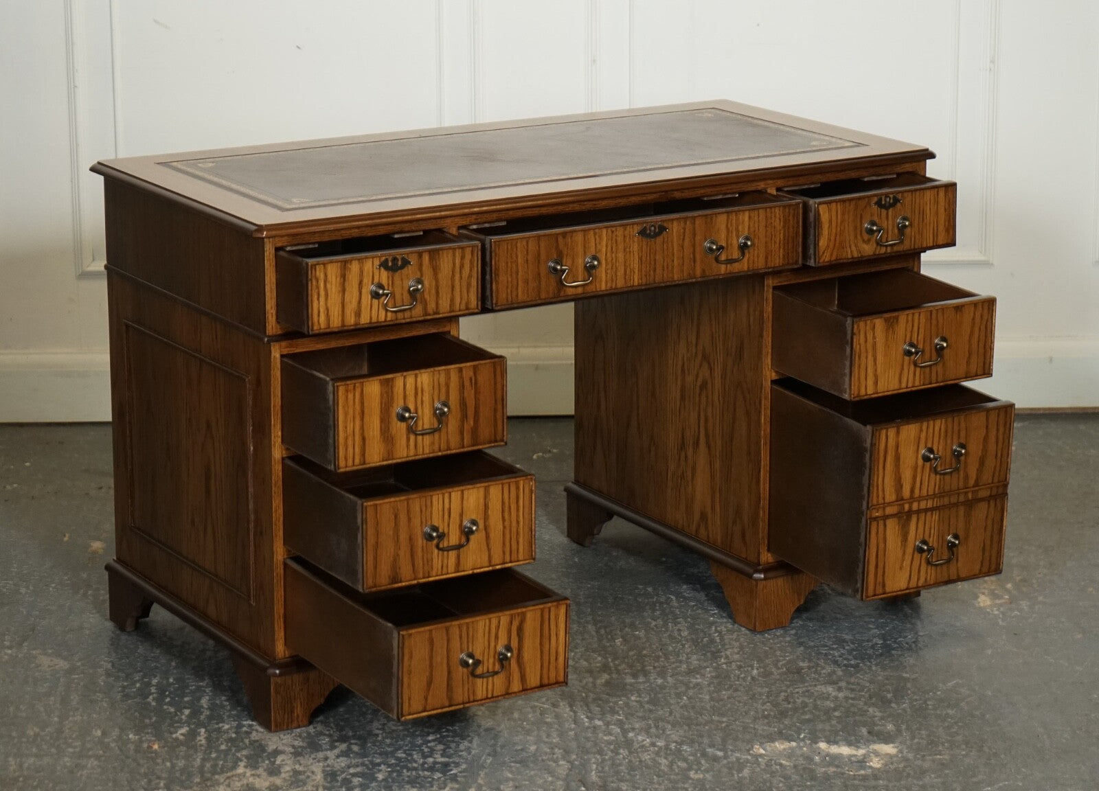 VINTAGE OAK OFFICE PEDESTAL DESK BROWN LEATHER TOP PART OF SUITE