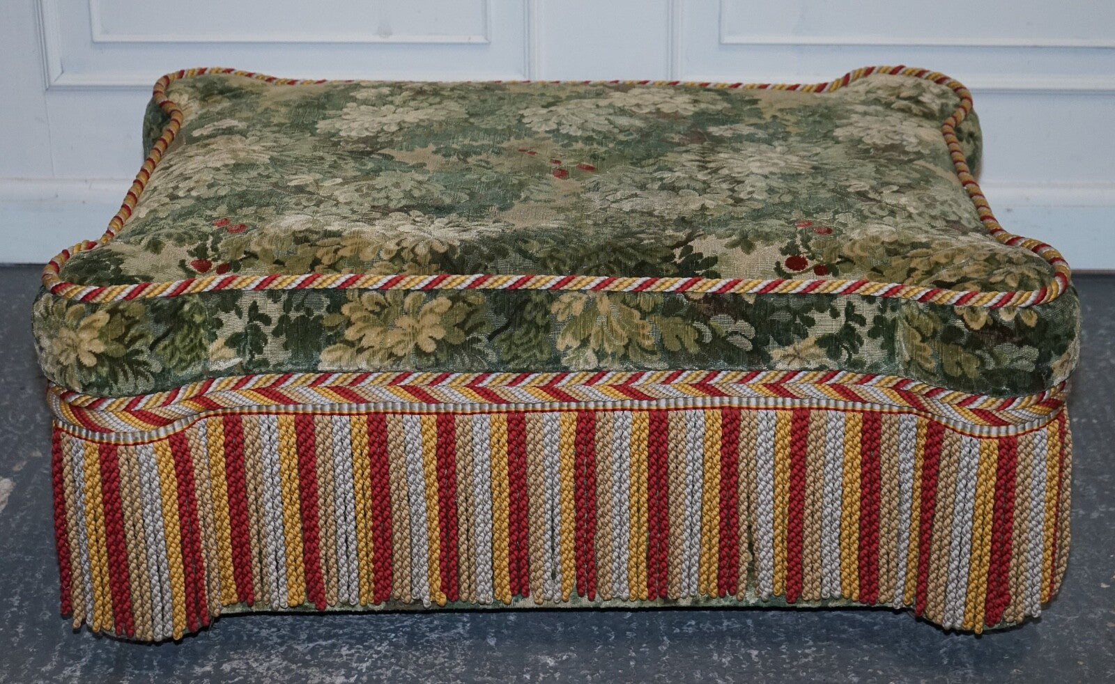 VINTAGE GREAT HARDWICKE TAPESTRY FABRIC OTTOMAN WITH TASSELS AND FRINGE