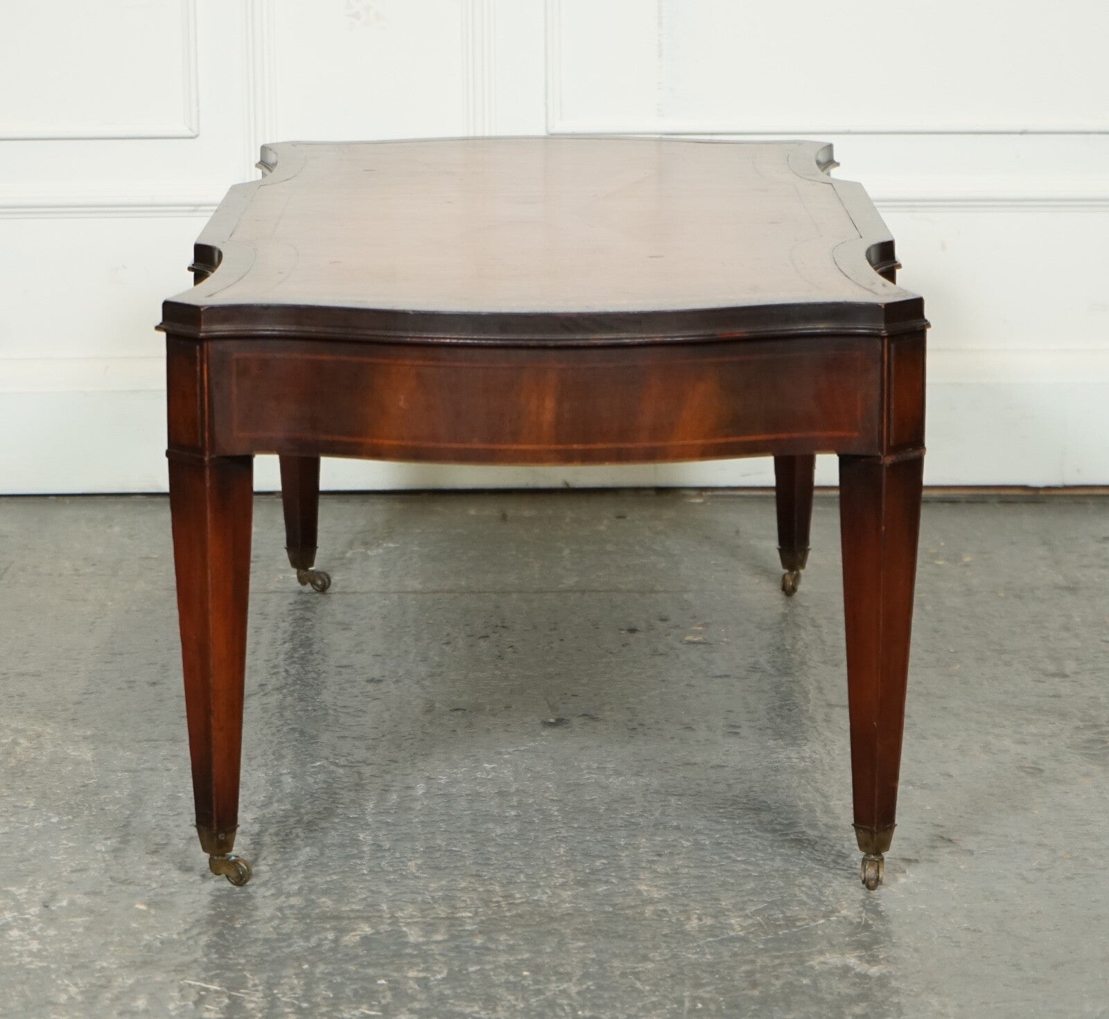 VINTAGE HEIRLOOM WEIMAN BROWN LEATHER TOP COFFEE TABLE