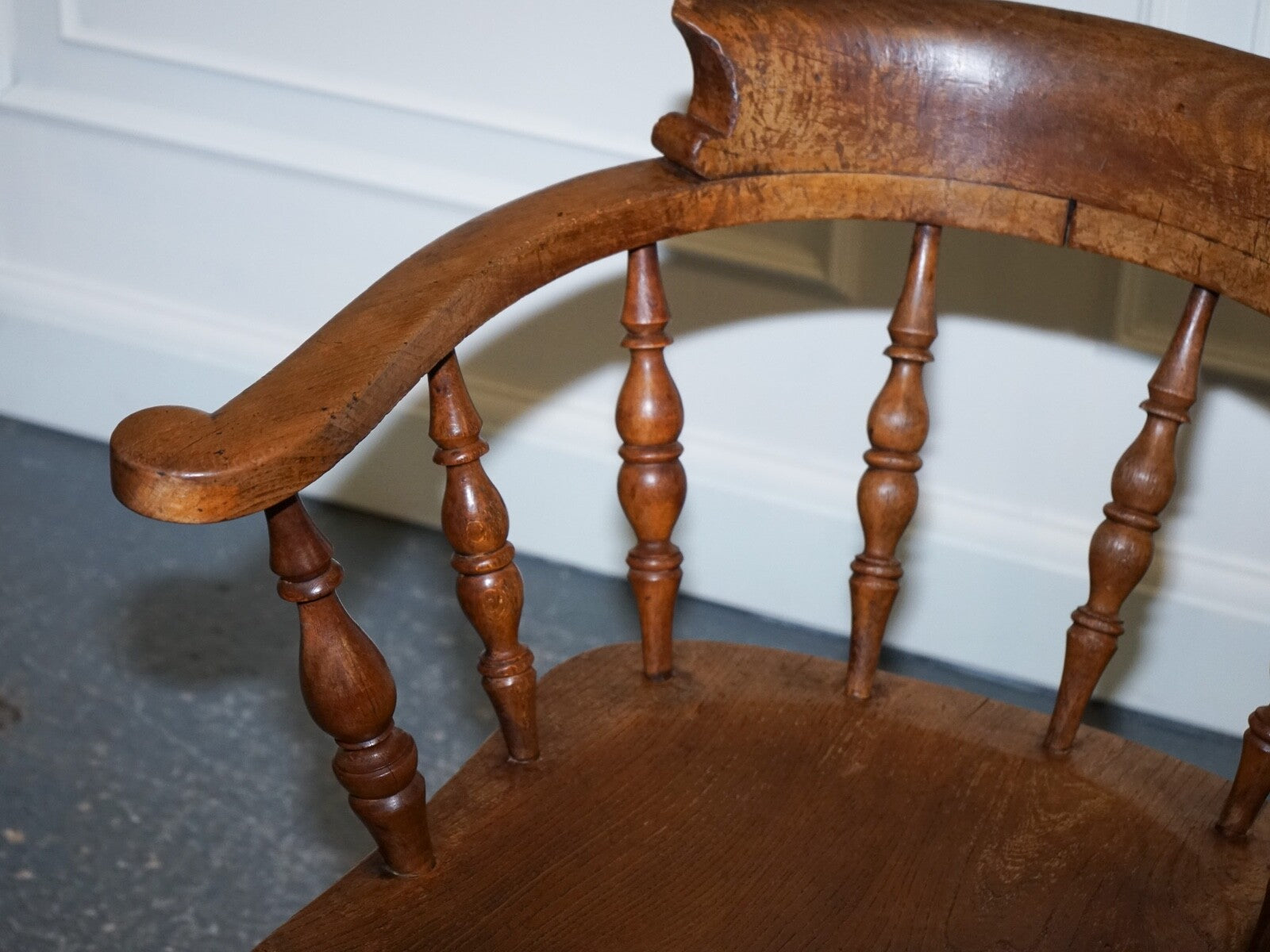 GORGEOUS PATINA EDWARDIAN SOLID ELM BOW BACK SMOKERS CAPTAINS CHAIR