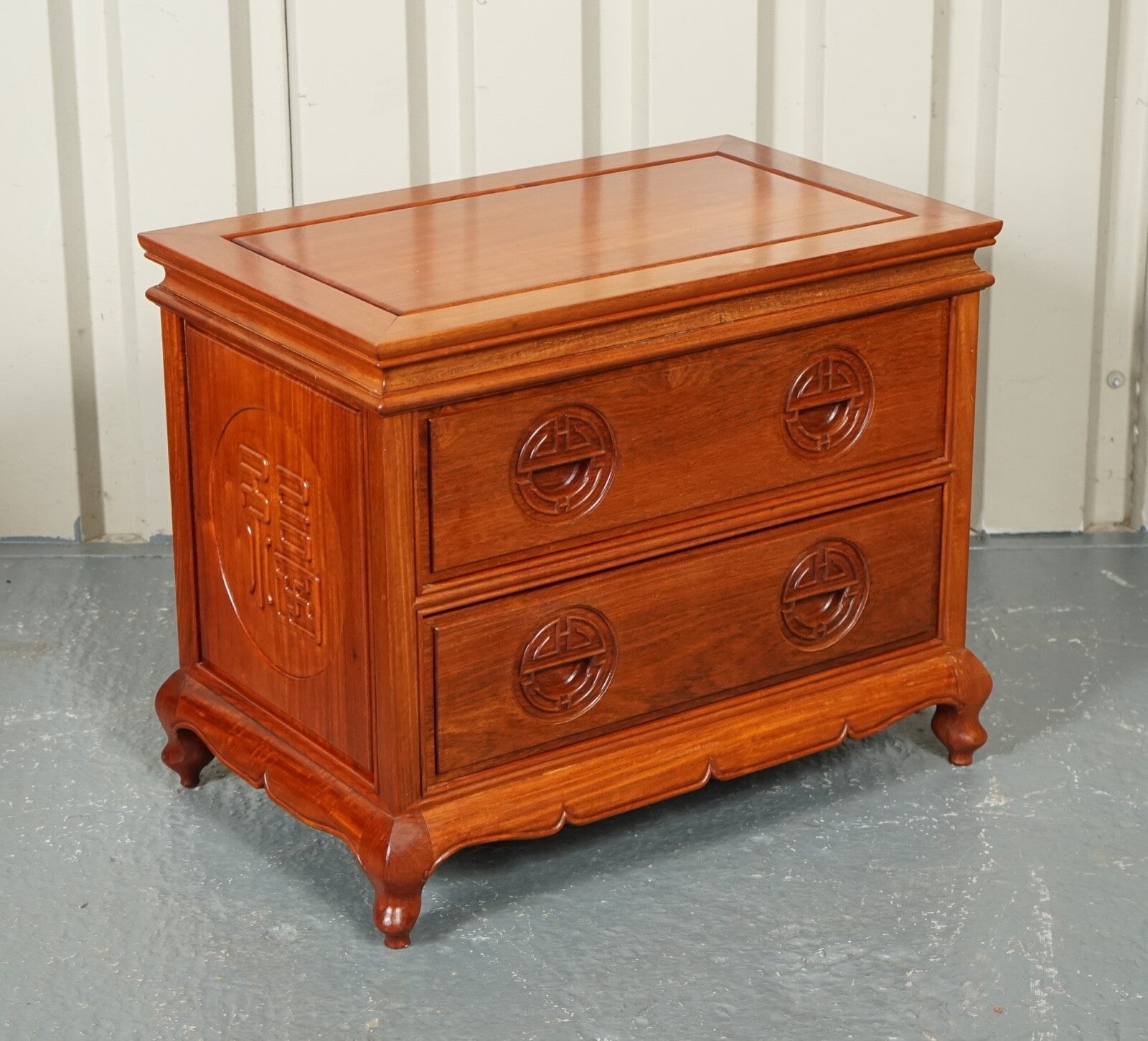 BEAUTIFUL VINTAGE TEAK ORIENTAL CHEST OF DRAWERS
