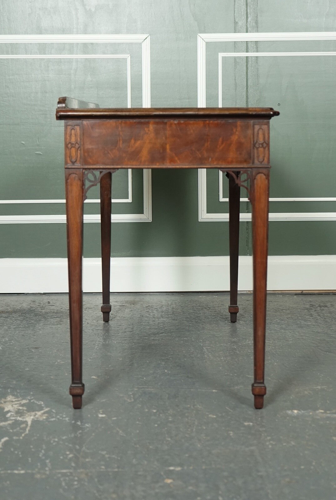 STUNNING CHIPPENDALE STYLE MAHOGANY CONSOLE HALLWAY TABLE WITH ORIGINAL HANDLES