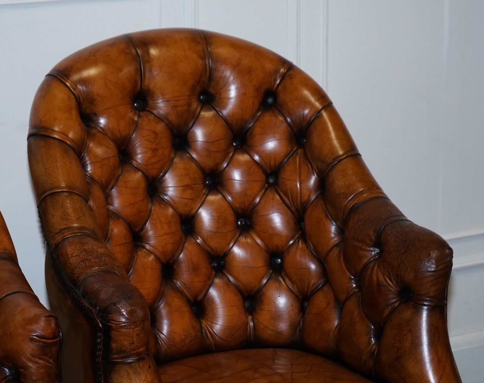 SET OF FOUR ENGLISH CHESTERFIELD HAND DYED LEATHER OFFICE LIBRARY TUB CHAIRS