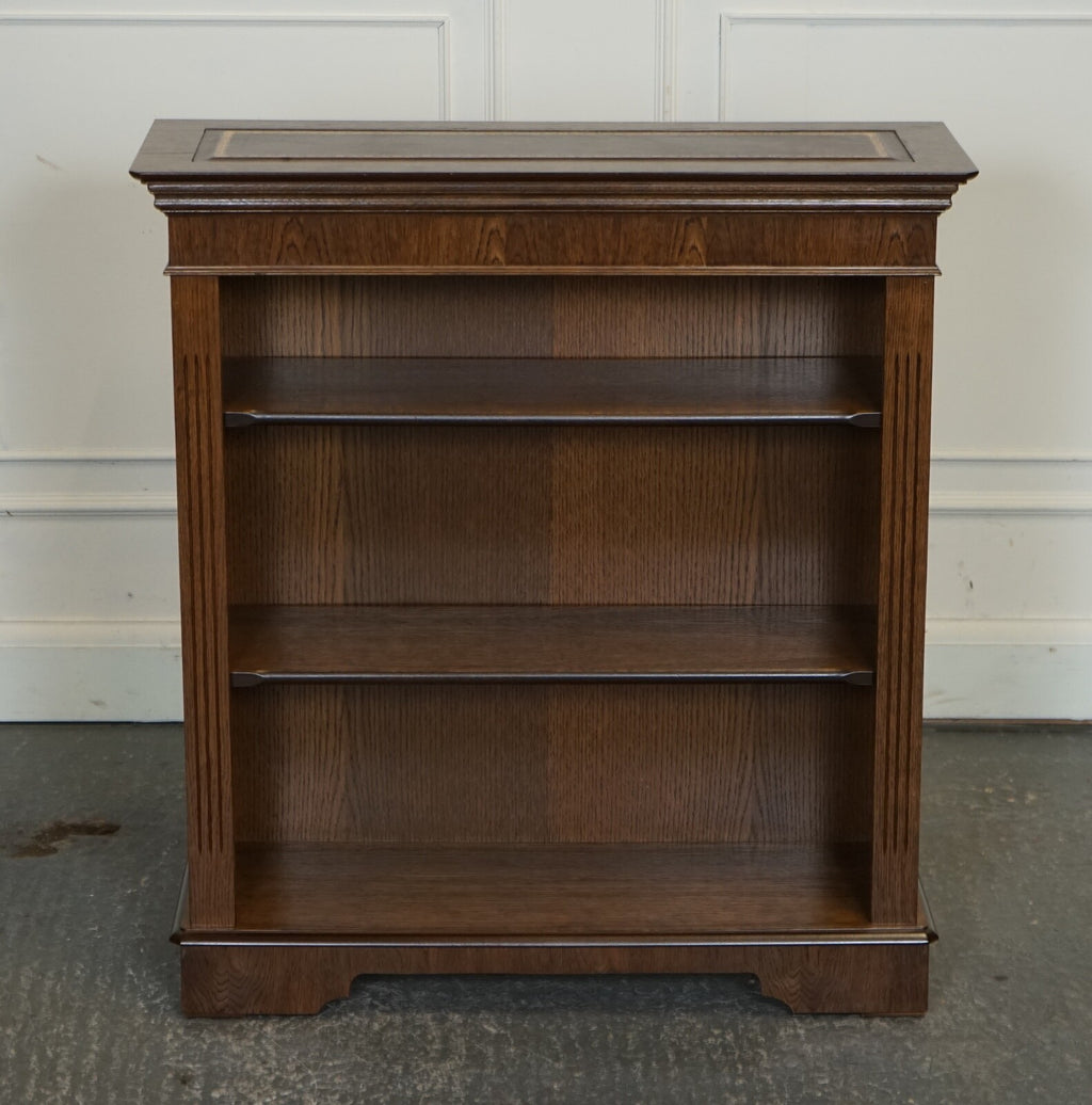 VINTAGE OAK OPEN BOOKCASE ADJUSTABLE SHELVES BROWN LEATHER TOP PART OF SUITE